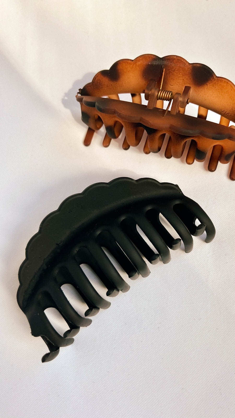 Black and Tortoise Shell Matte Hair Claw Clips