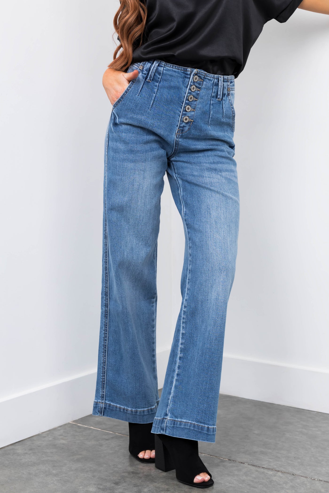 KanCan High Rise Wide Leg Button Up Jeans