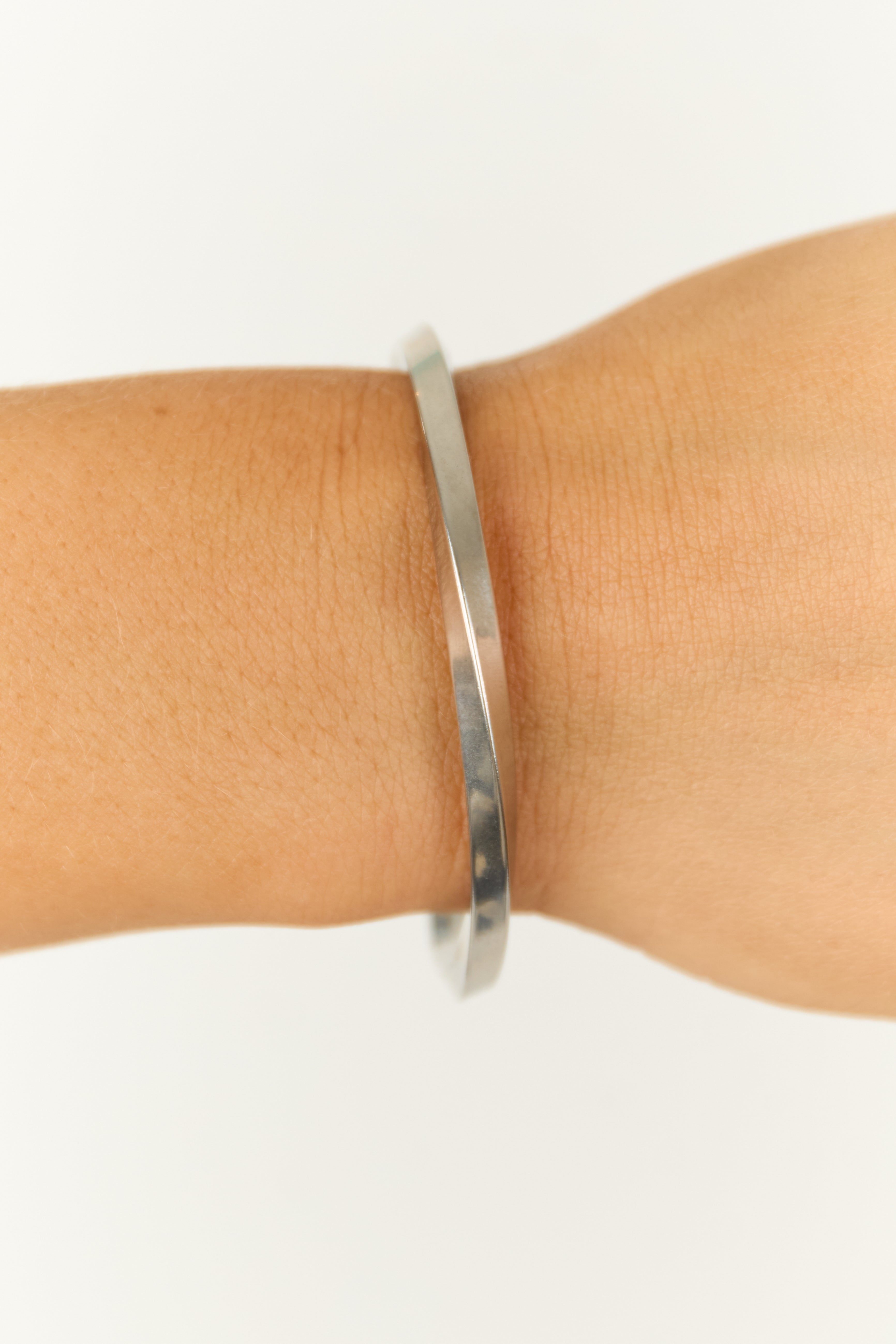 [HARANG]★BTS 着用★HR 08B_Silver Twist Bangle Bracelet HARANG]☆BTS 着用☆HR 08B_Silver Twist Bangle Bracelet Twist