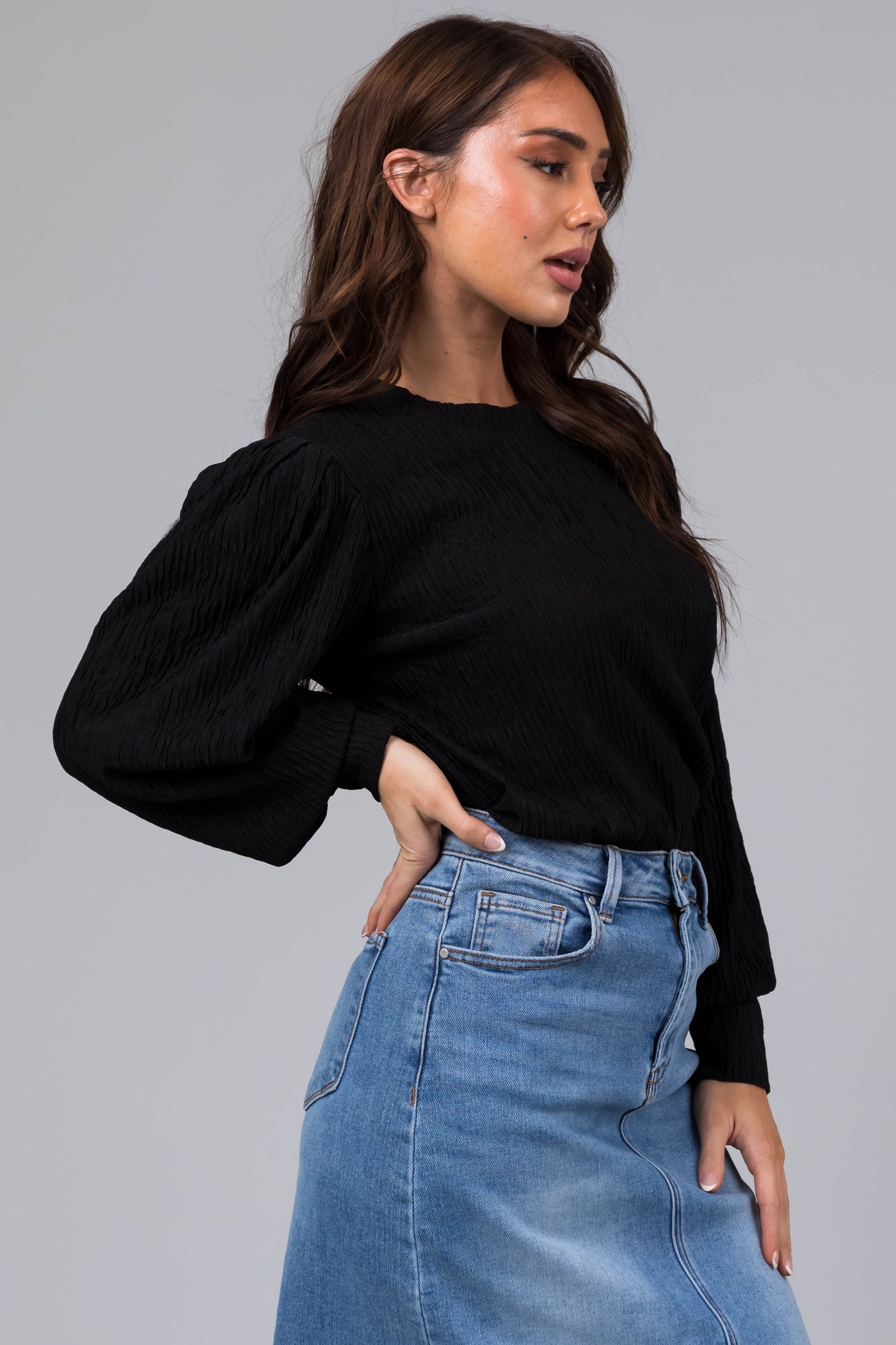 Black Long Bubble Sleeve Crinkle Top