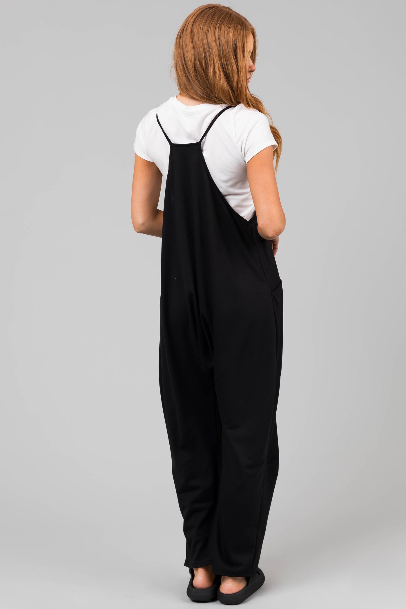 Black Sleeveless Front Pocket Loose Jumpsuit