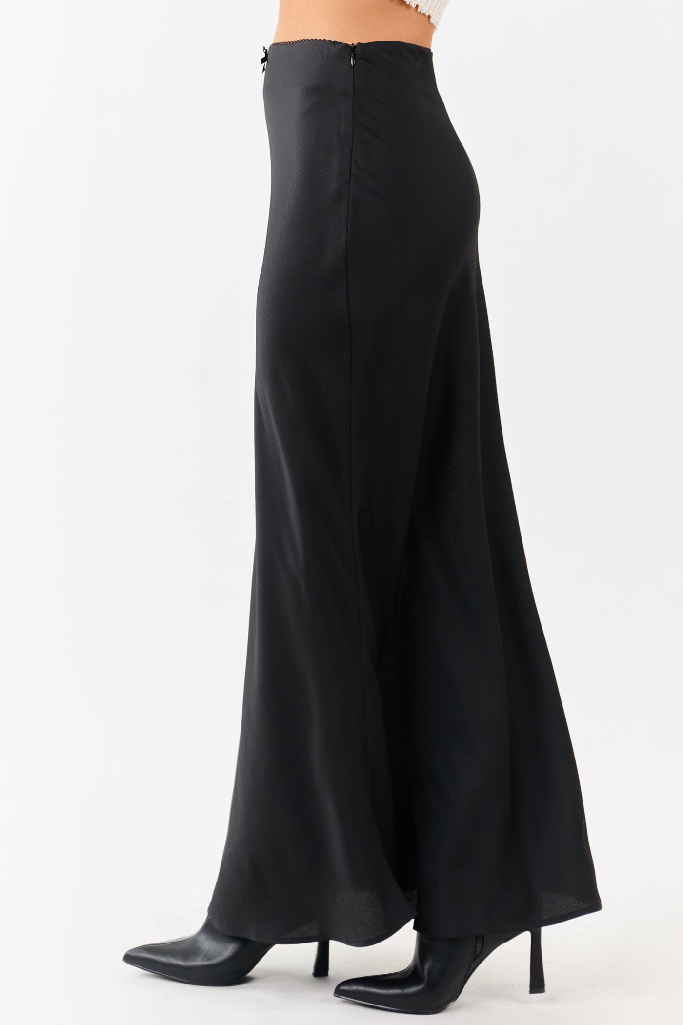 Black Textured Satin Bow Detail Maxi Skirt