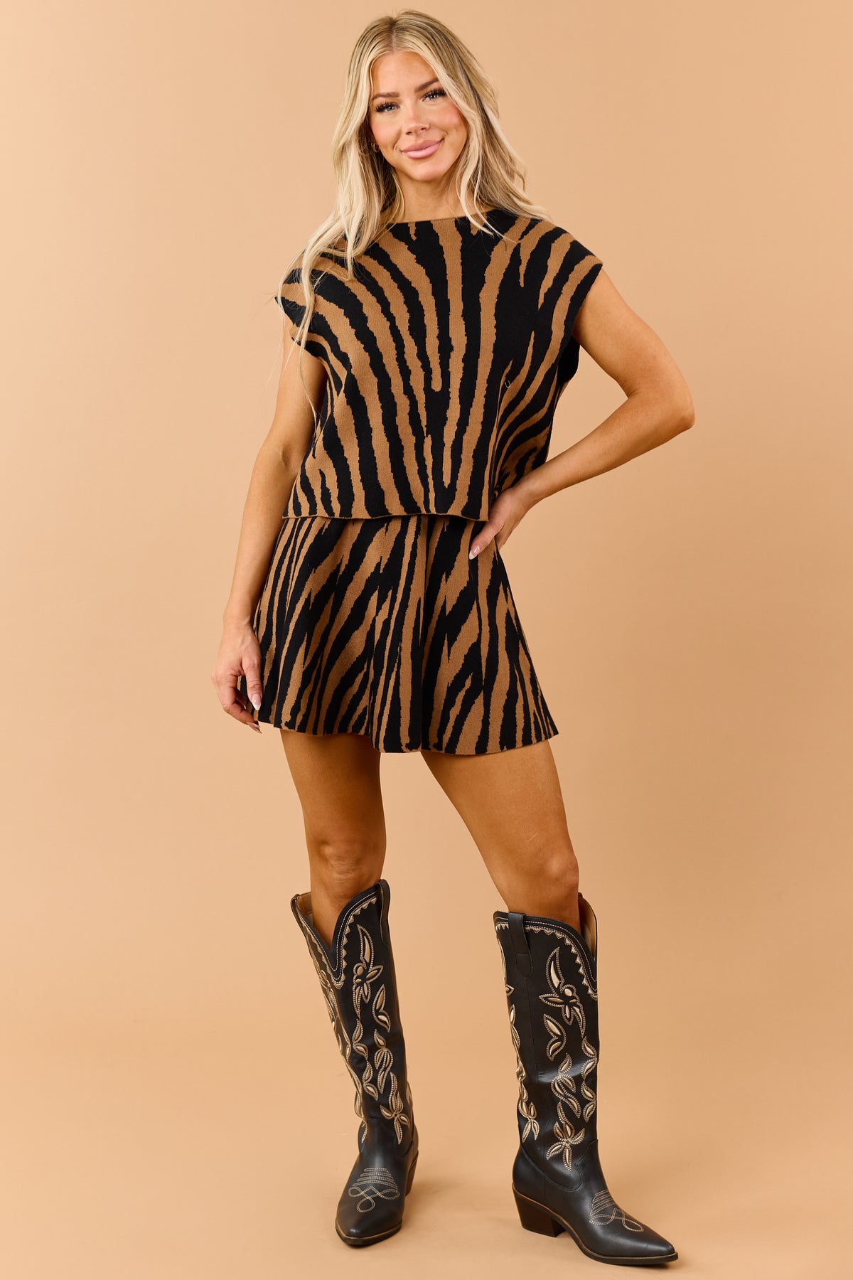 Black Tiger Print Rib Knit Short Sleeve Sweater