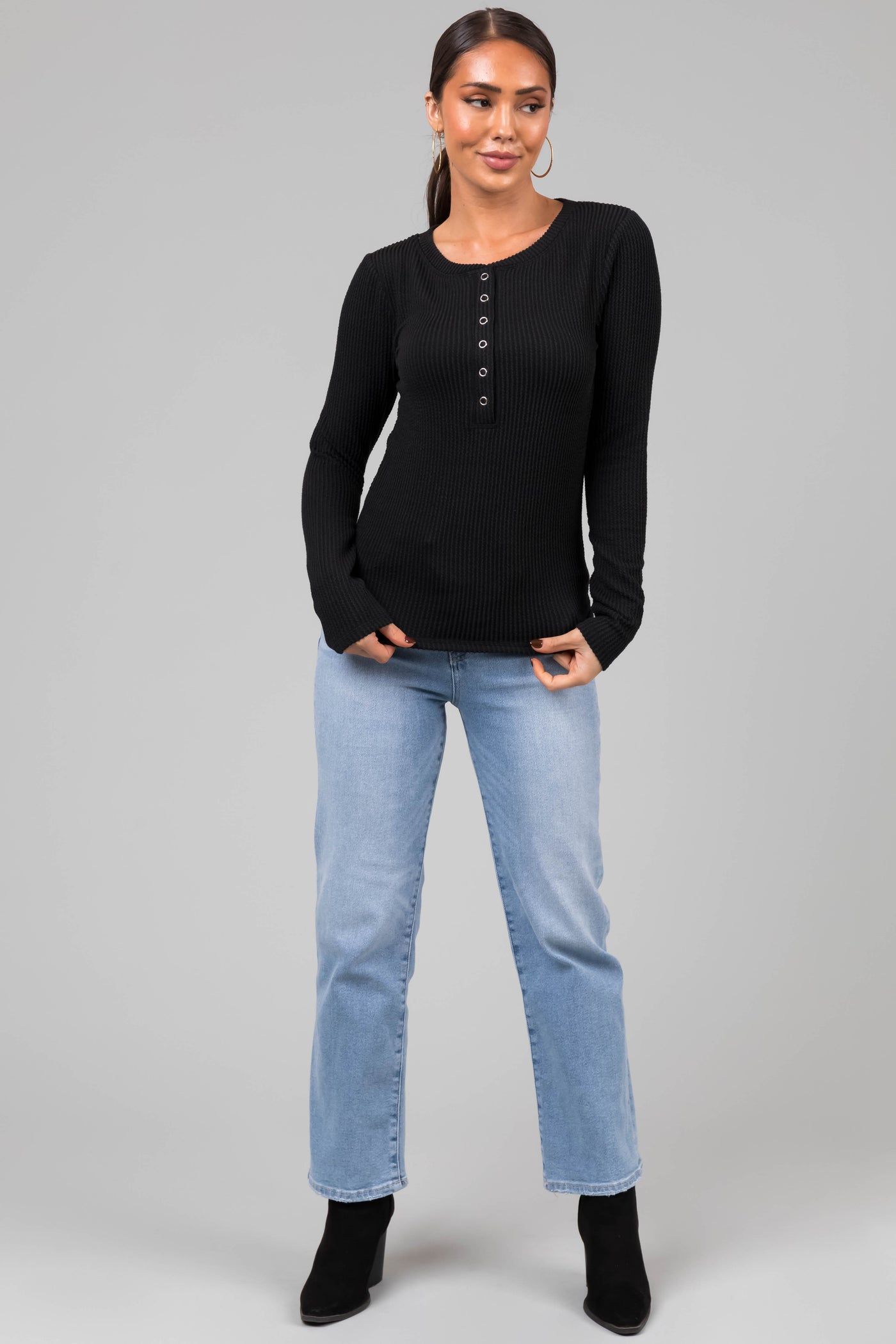 Black Wavy Ribbed Knit Snap Button Top