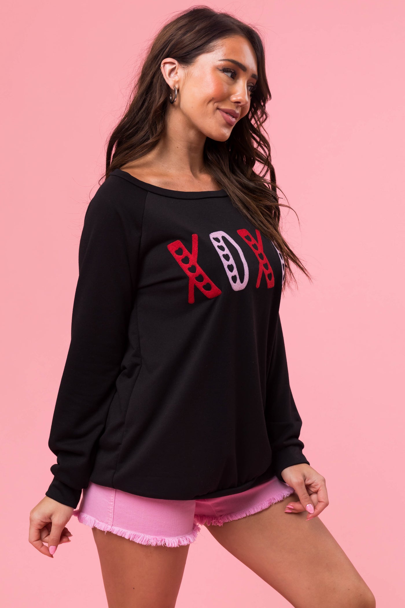 Black 'XOXO' Embroidered Raglan Pullover Top