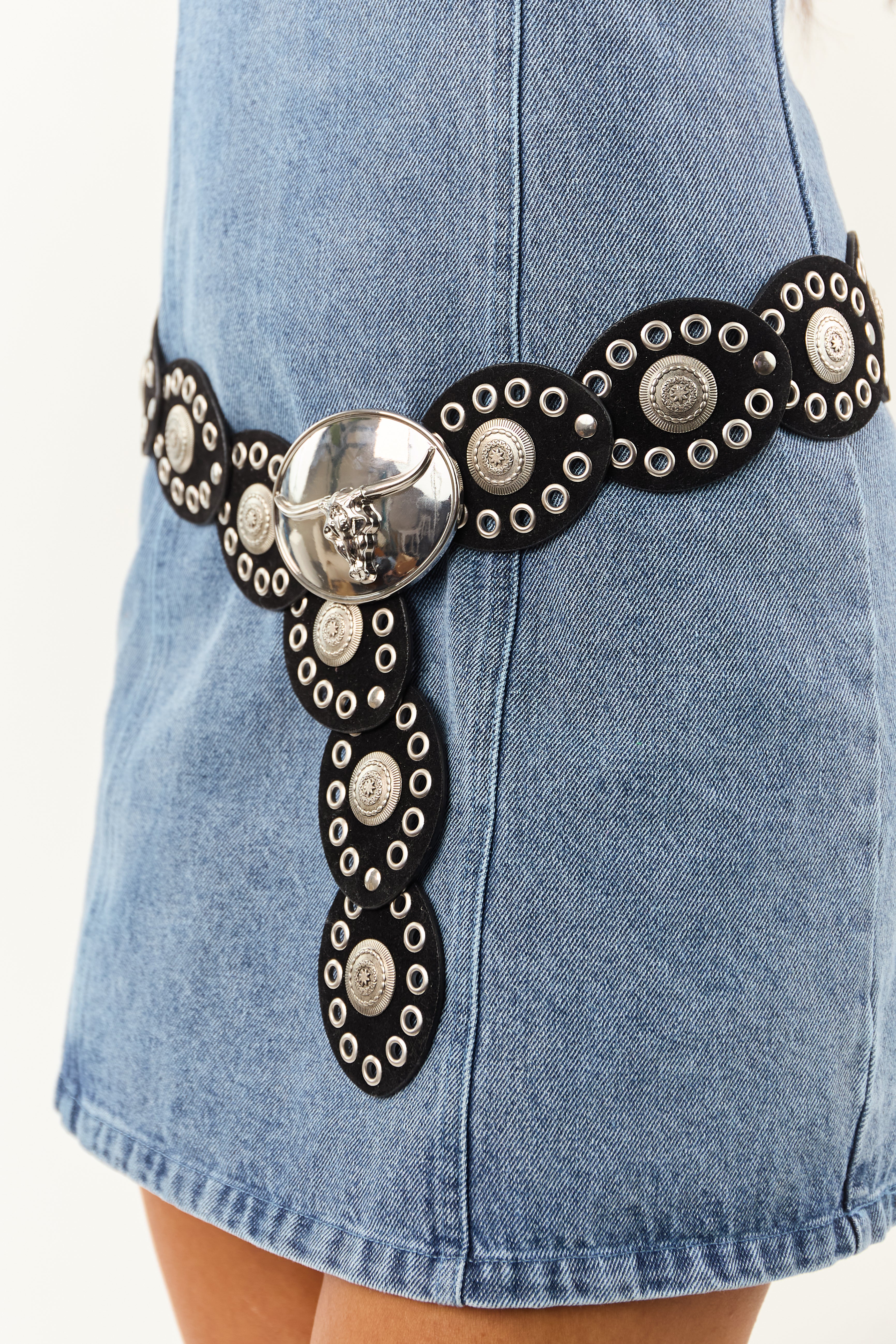 Black Faux Leather Longhorn Buckle Concho Disc Belt
