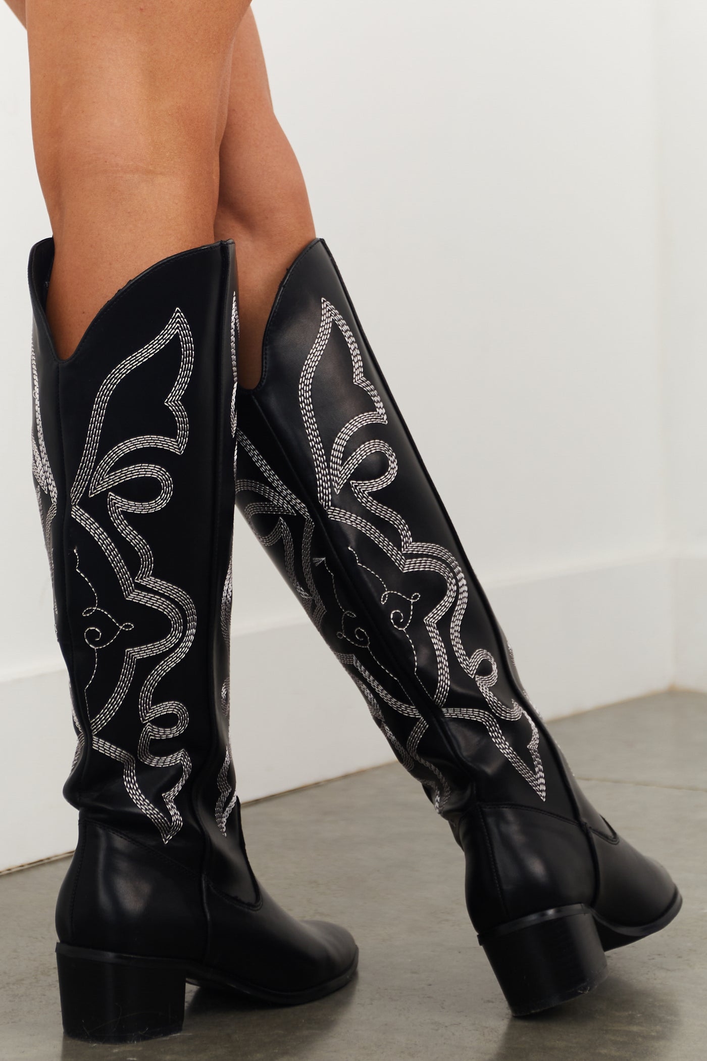 Black Pointed Toe Knee High Western Boots