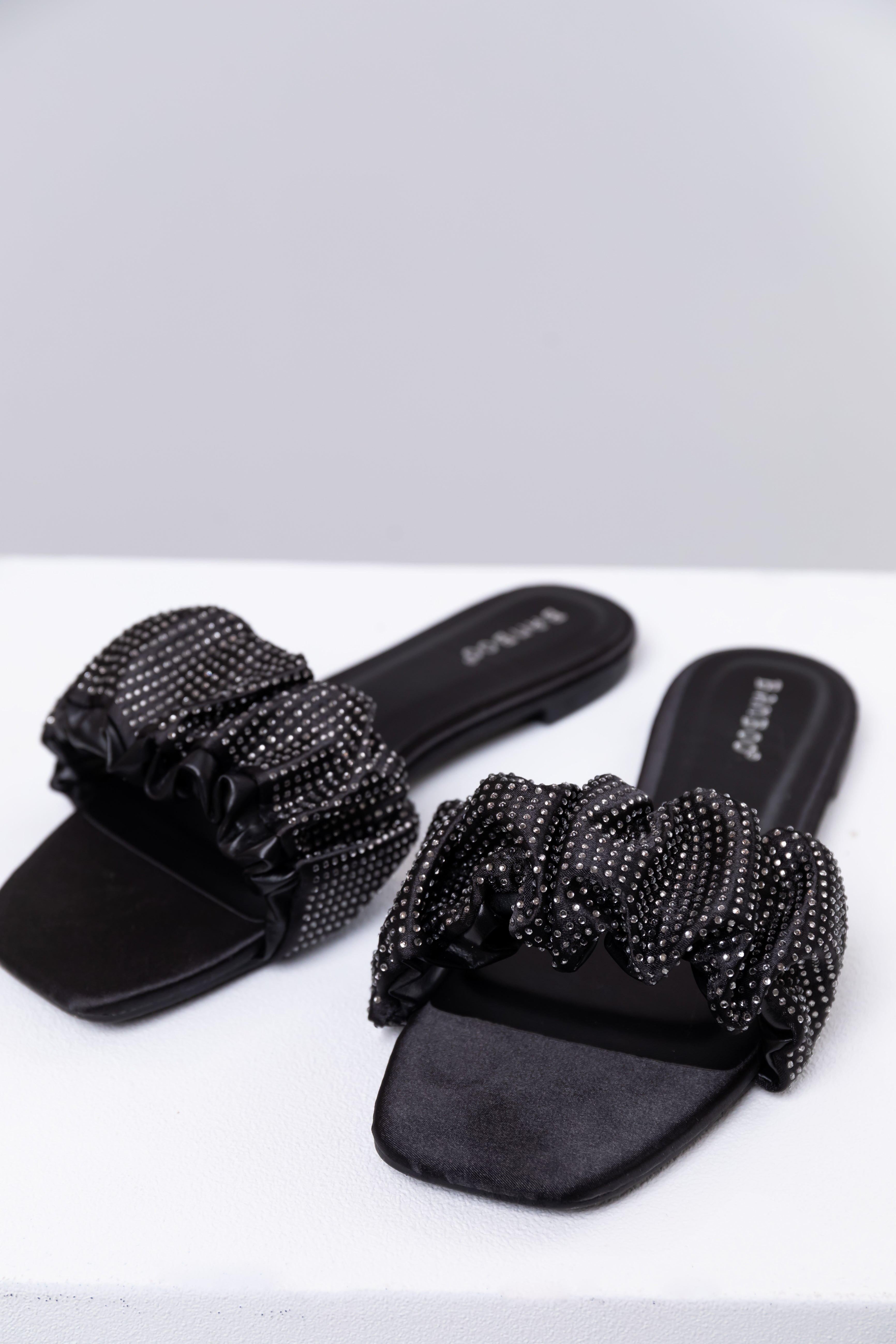 Sandales Capparos En Satin Noir à Appliques Strass - Taille 10B, Neuves Sans Boîte, Talon Haut