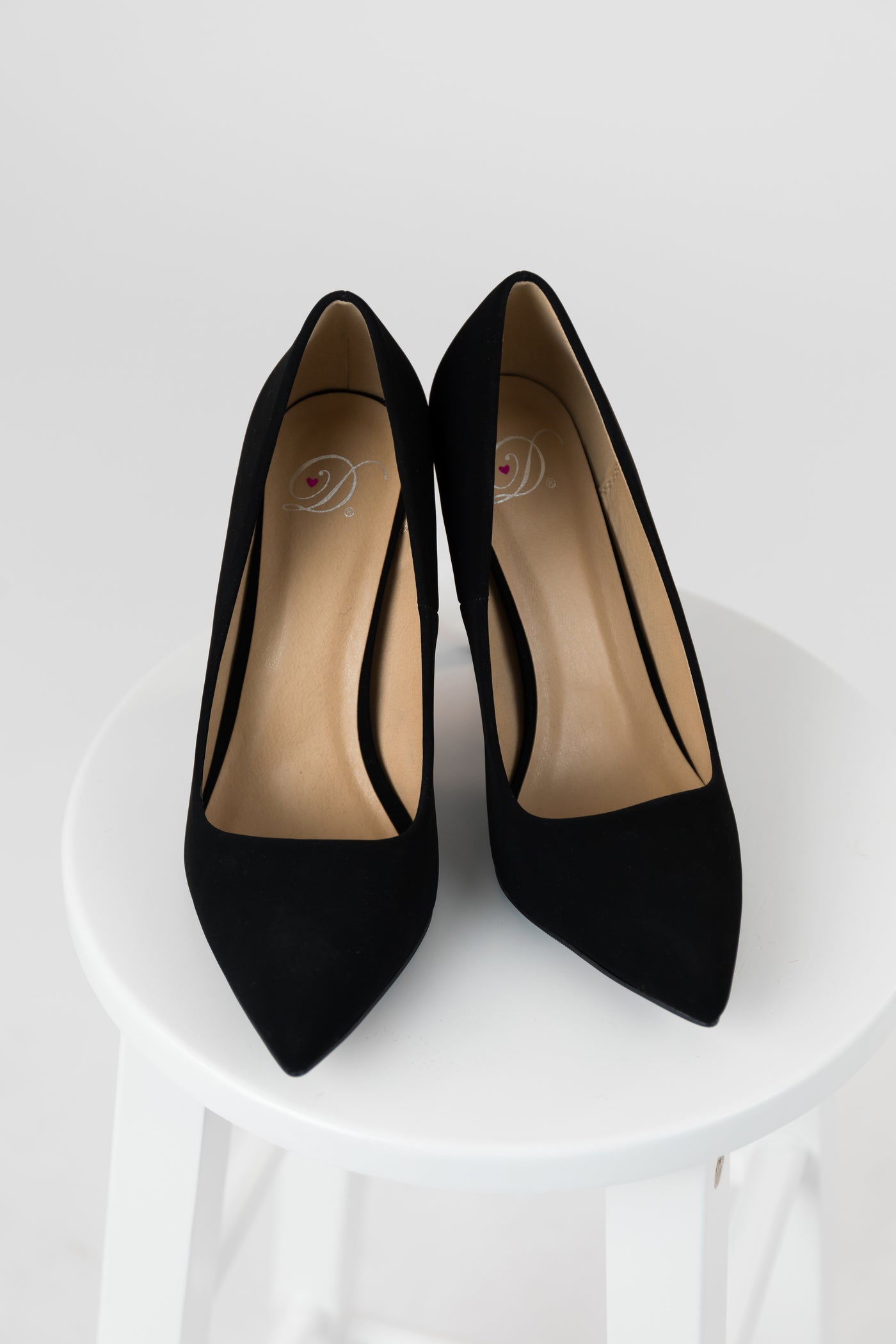 pointed toe high heel pumps
