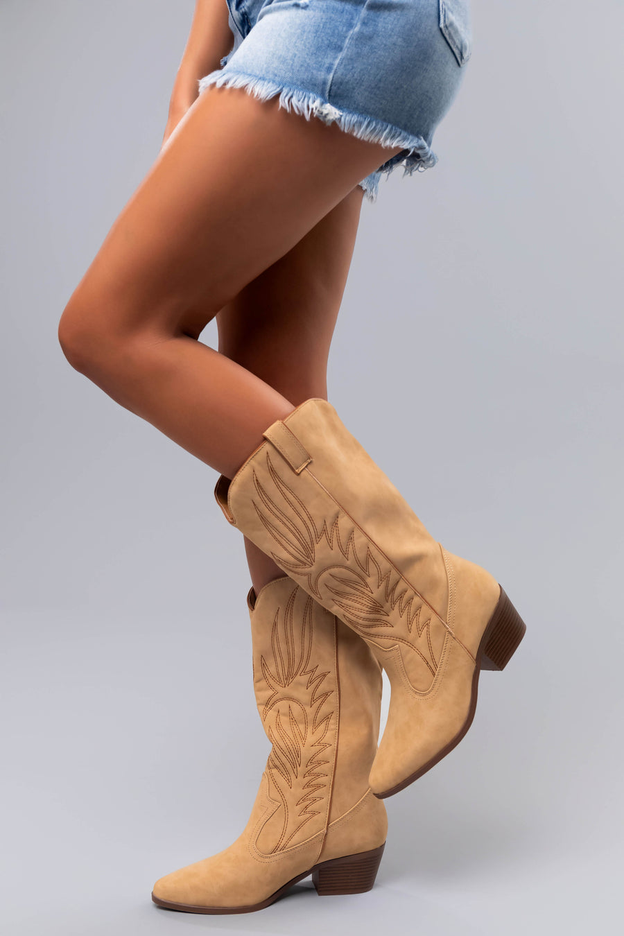 Camel Embroidered Western Style Boot