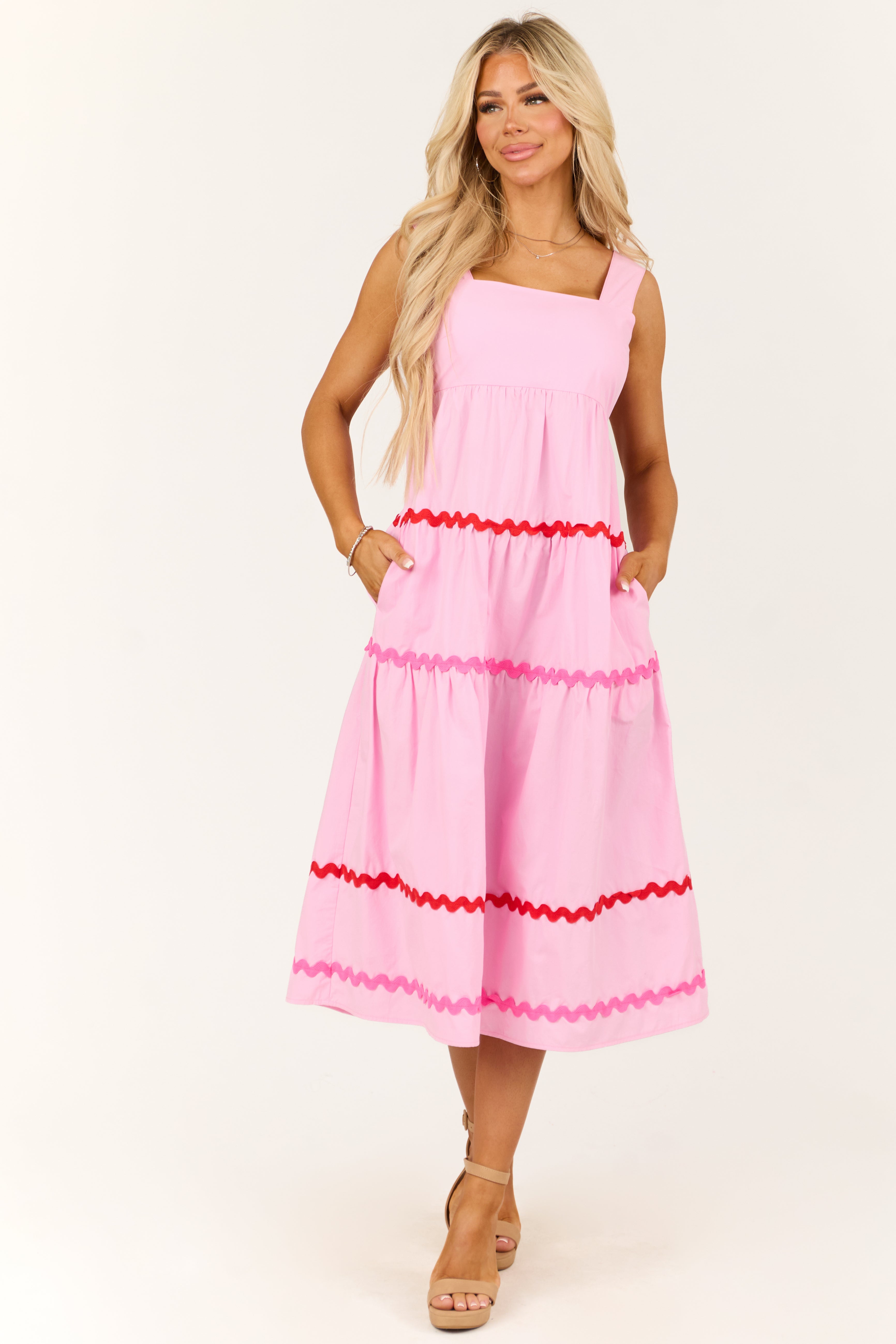 Carnation Sleeveless Wavy Contrast Tiered Midi Dress | Lime Lush