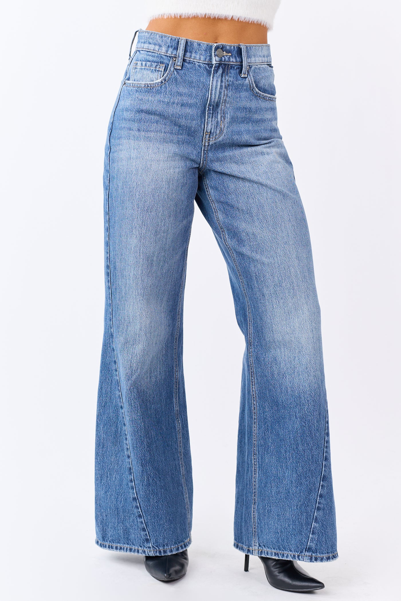 Cello Medium High Rise Wide Leg Curved Seam Jeans