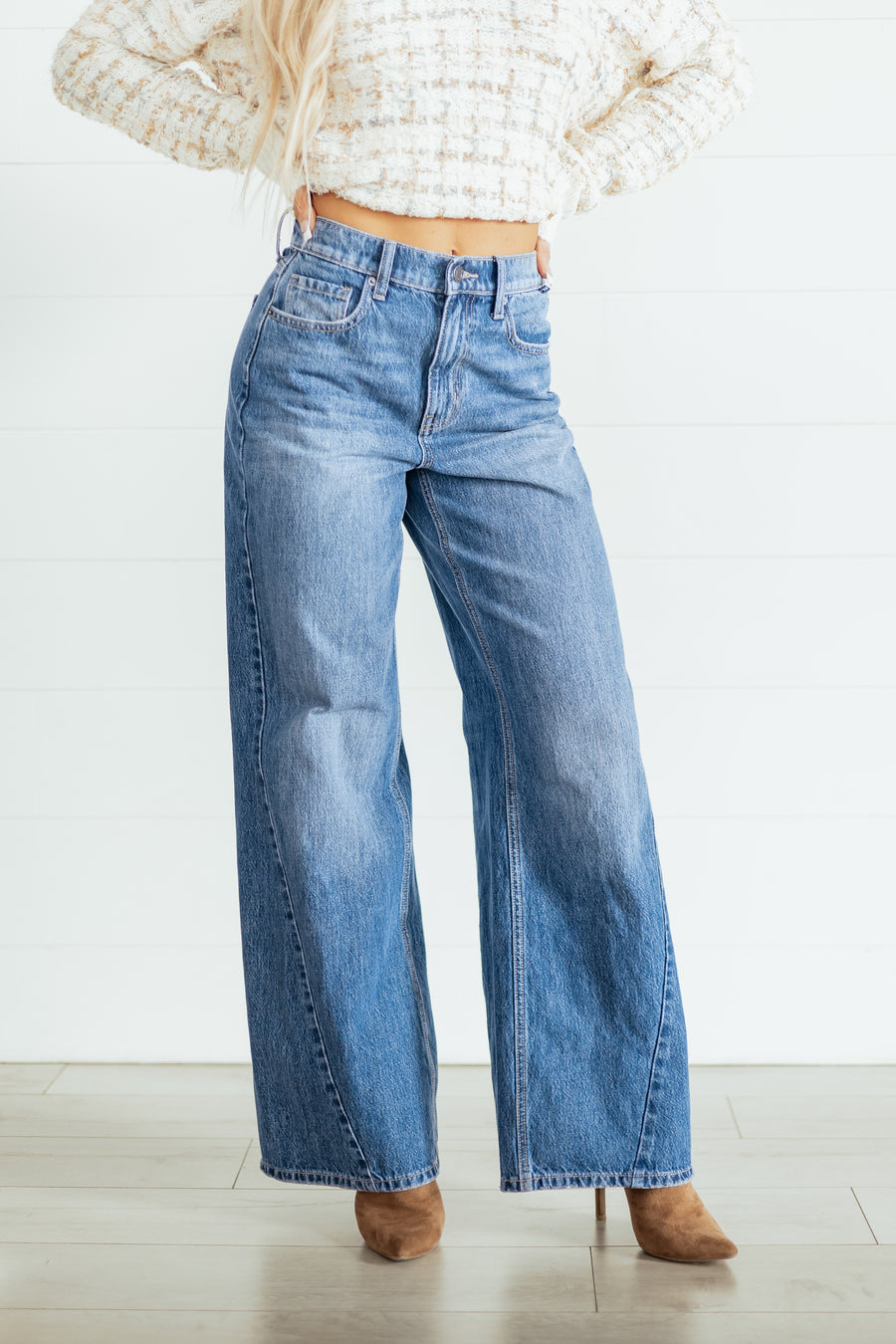 Cello Medium High Rise Wide Leg Curved Seam Jeans