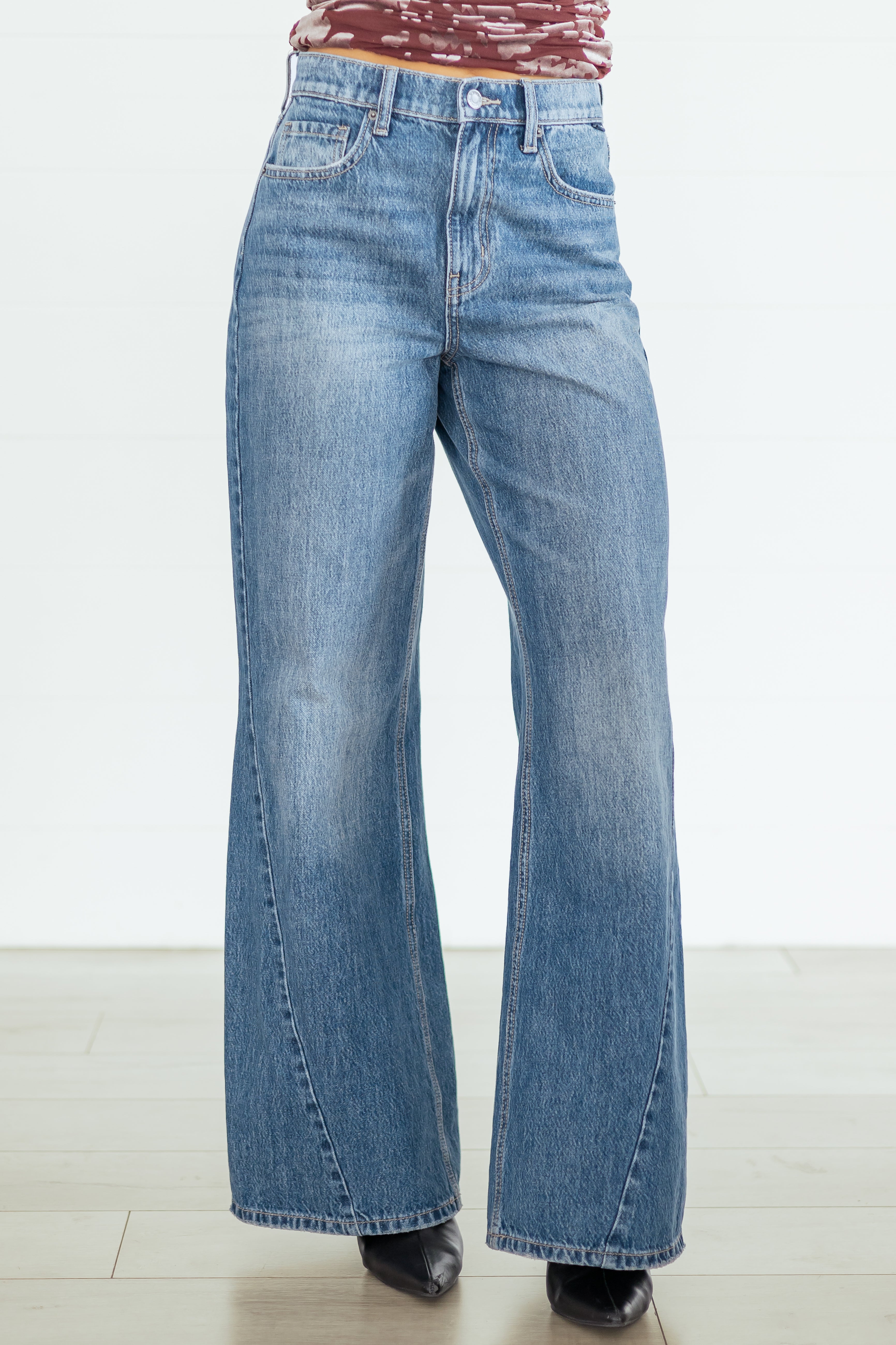 Cello Medium High Rise Wide Leg Curved Seam Jeans | Lime Lush Boutique