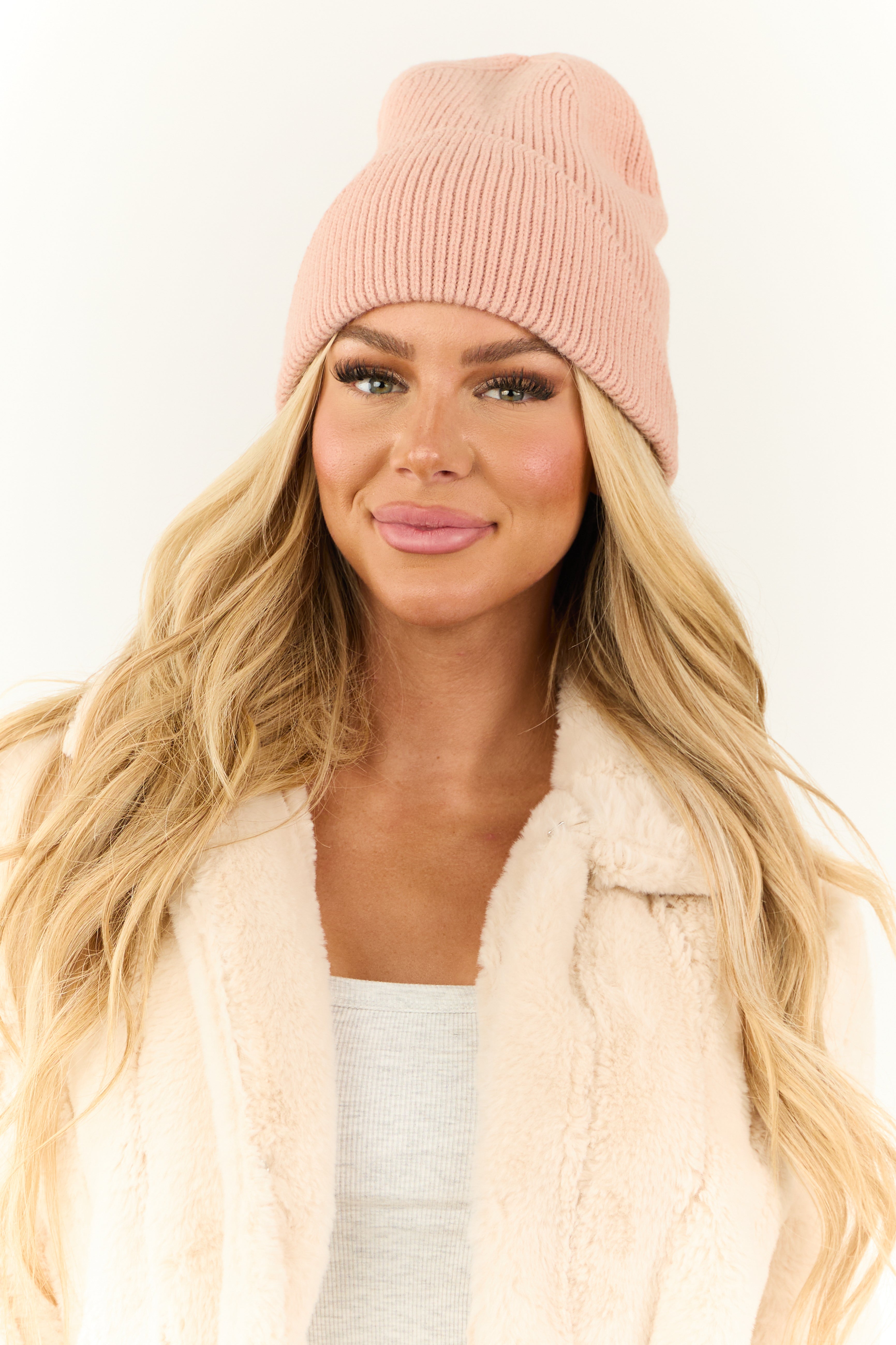 いちご⭐︎Rosarymoon Bucktail Knit Beanie 180992215.jpg?cmsp_timestamp=