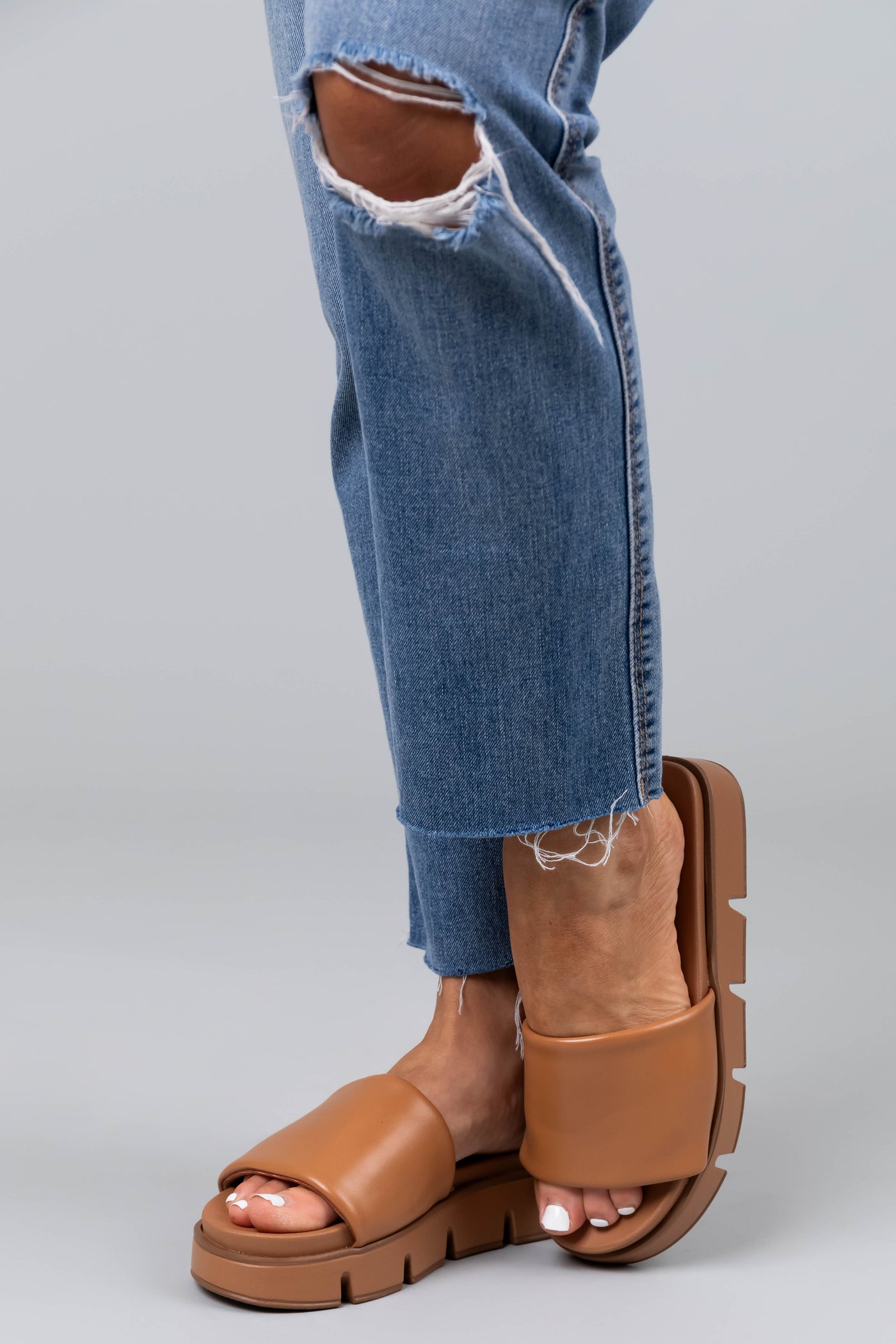 Cognac Treaded Platform Slide Sandals | Lime Lush