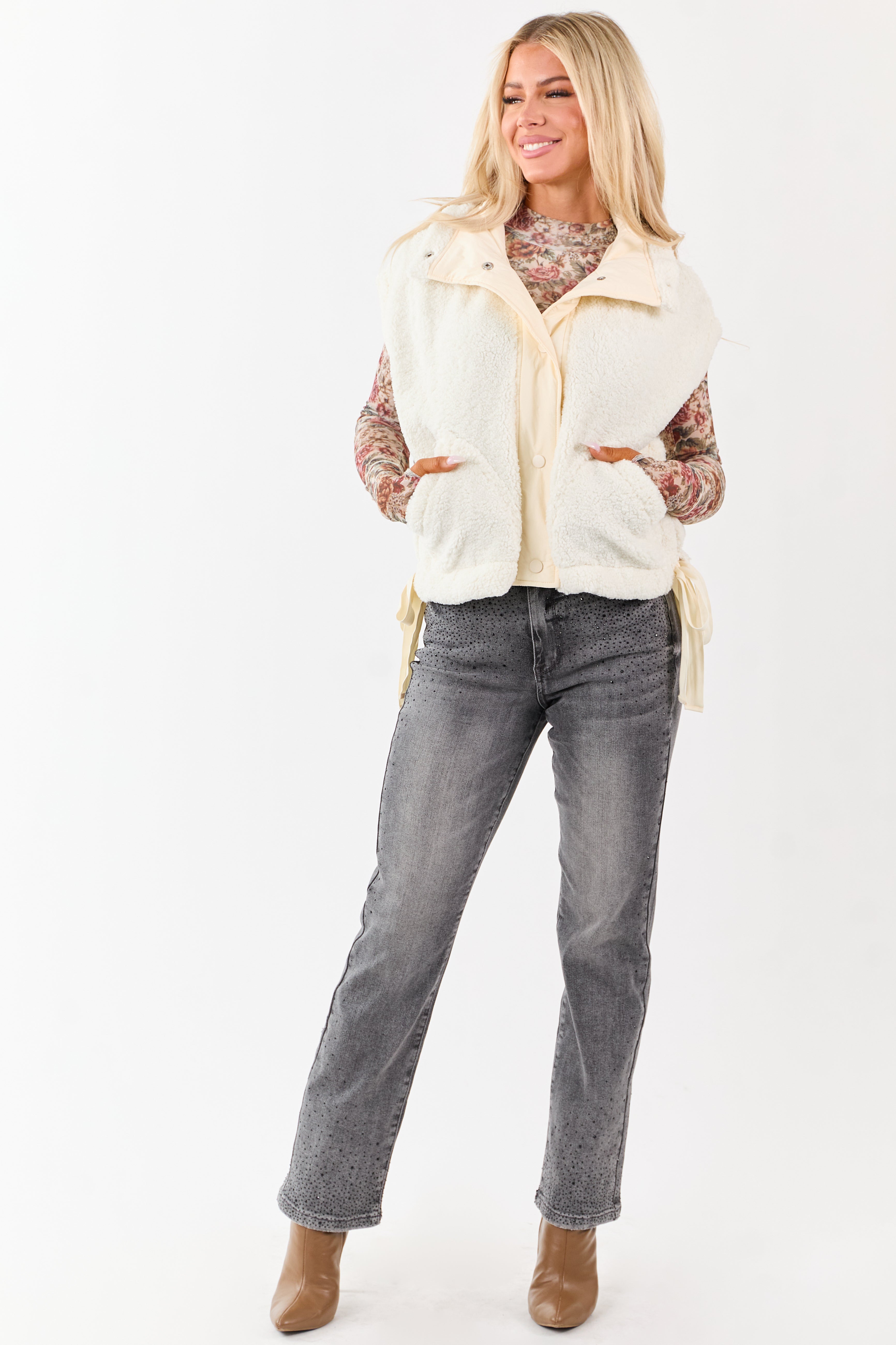 HIAND Bouclé Contrast Vest 白 Cream Sherpa Contrast Button Down Side Tie Vest | Lime Lush Boutique