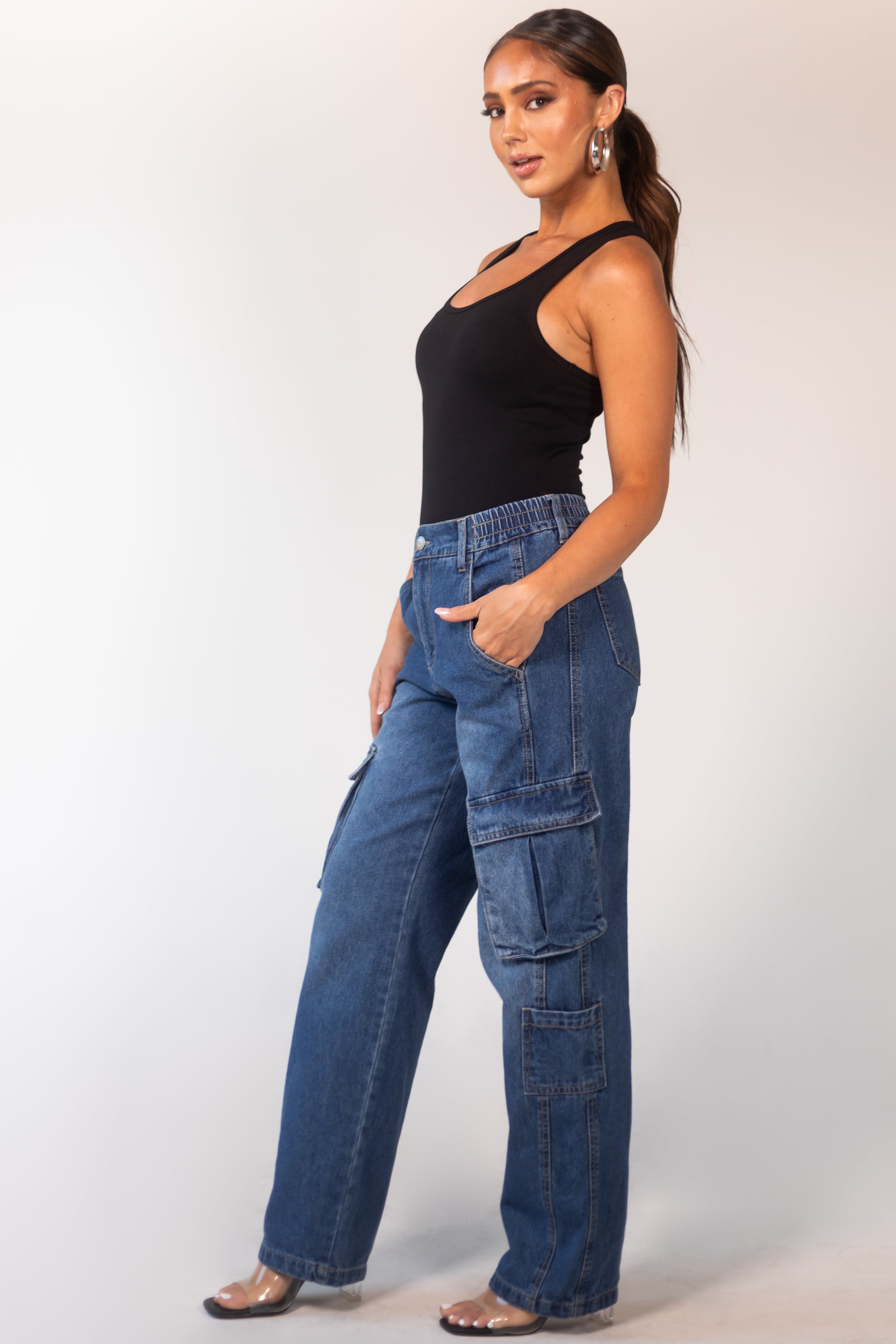 Dark wash hotsell cargo jeans