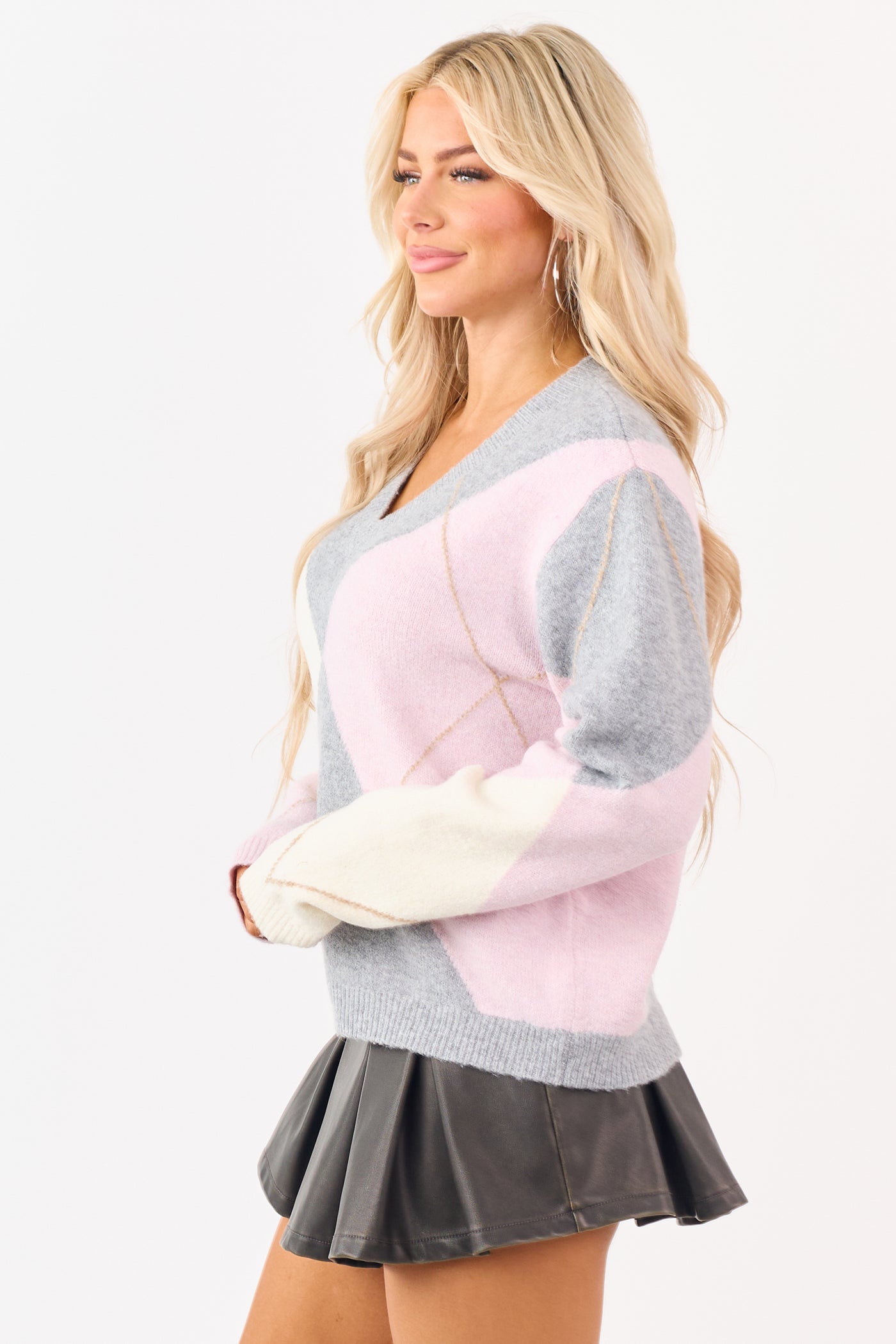 Dove Grey Argyle Pattern V-Neck Knit Sweater