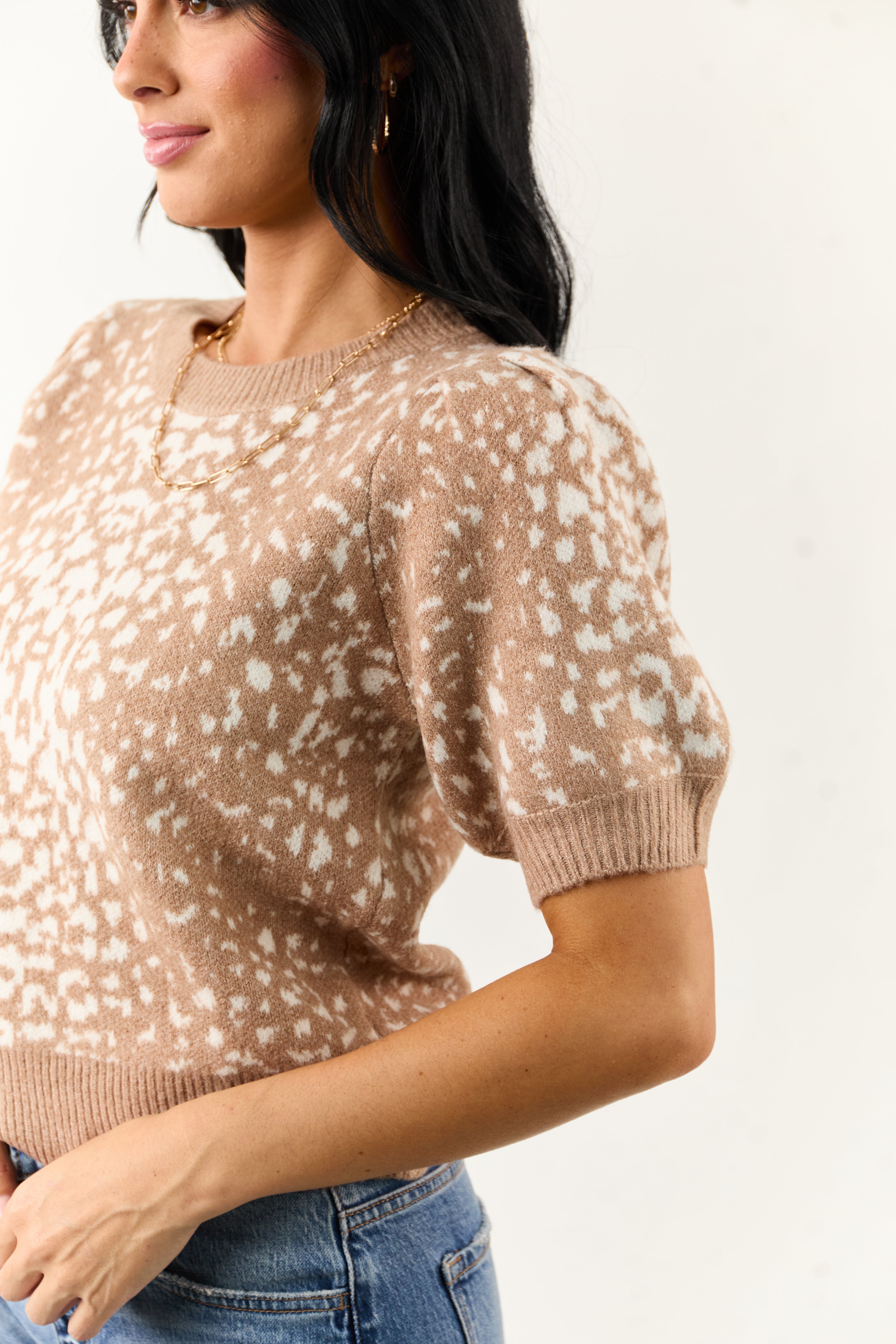 Entro Latte Abstract Print Short Sleeve Sweater Top