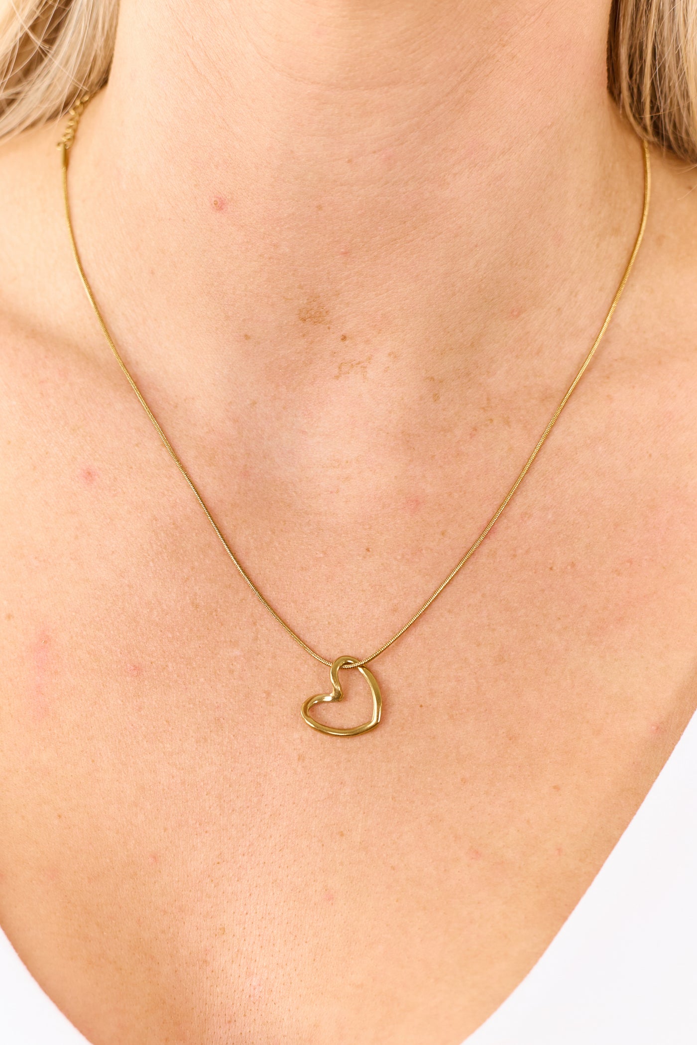 Gold Heart Pendant Snake Chain Necklace