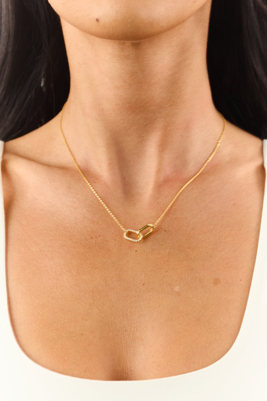 Gold Oval Link Pendant Rhinestone Necklace