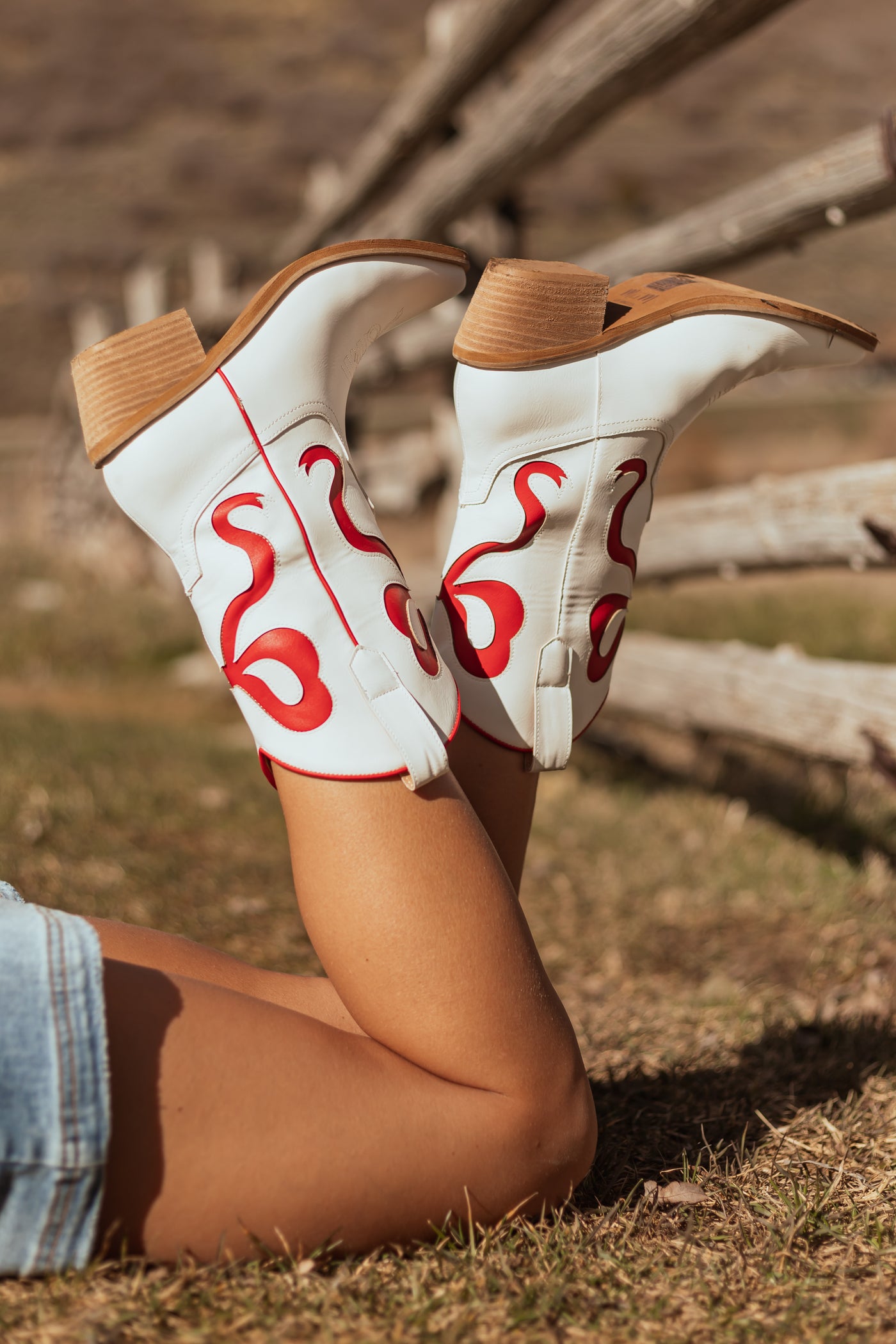 Ivory Bow Stitch Detail Western Short Heel Boots