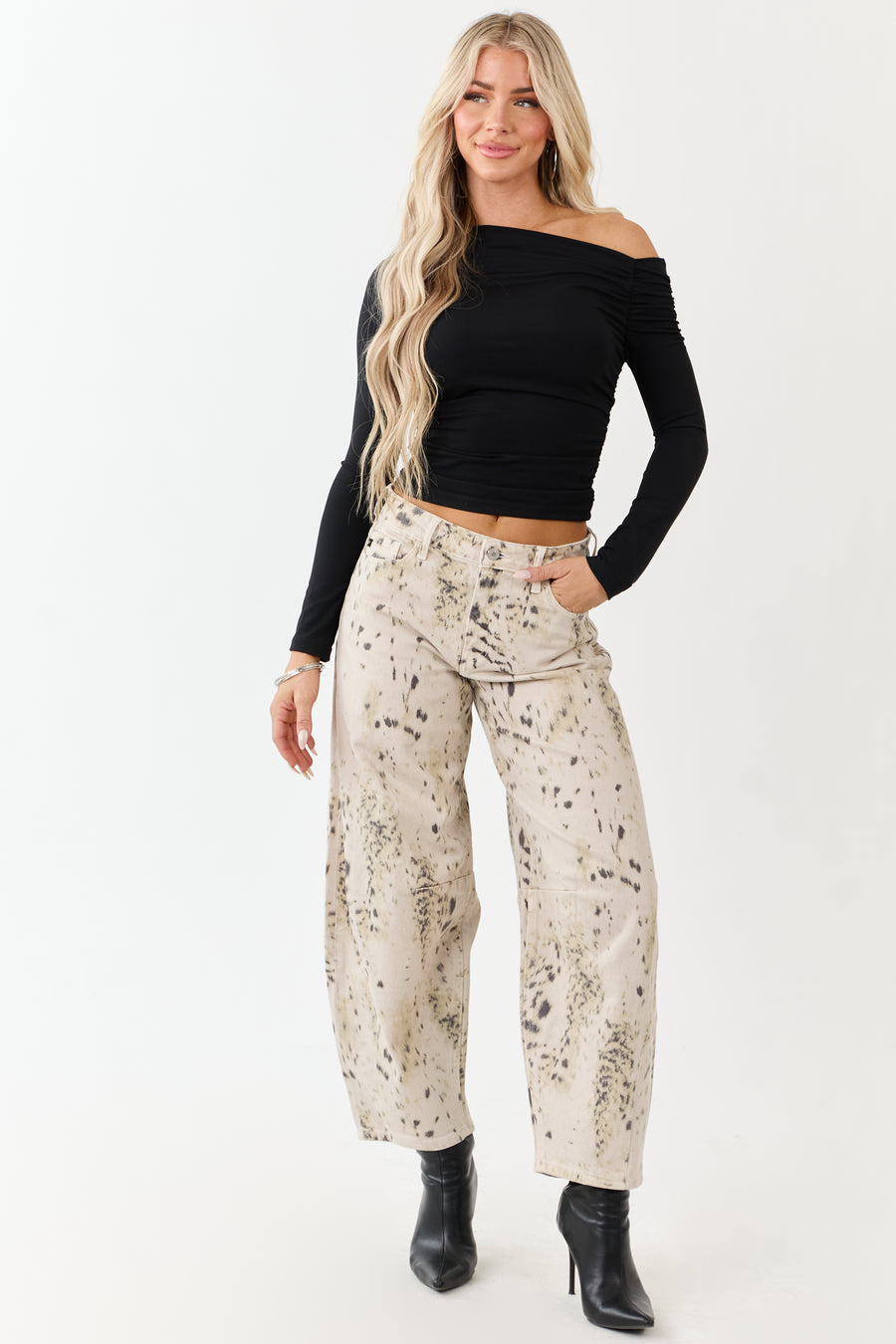 KanCan Snow Leopard Horseshoe Barrel Jeans