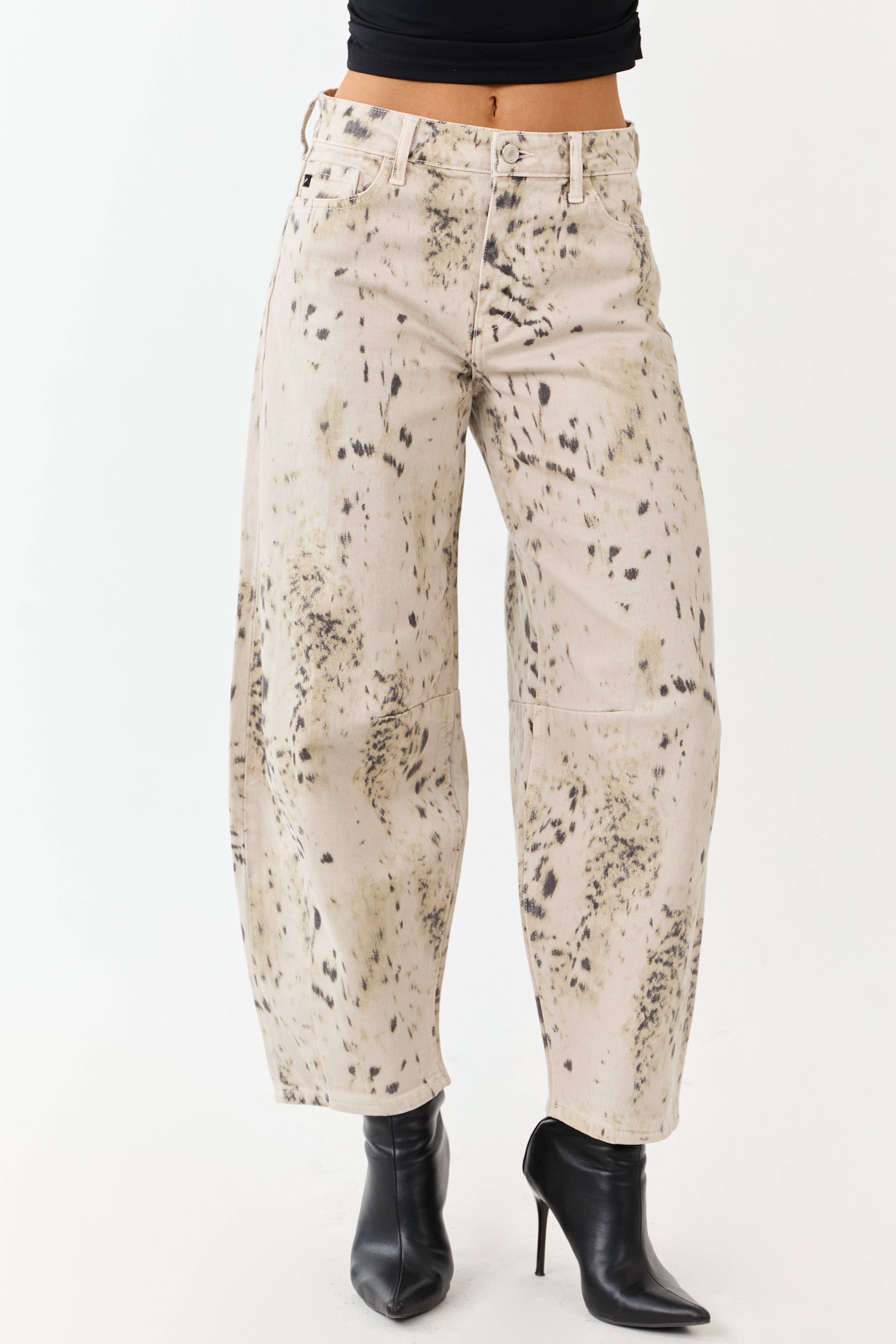 KanCan Snow Leopard Horseshoe Barrel Jeans