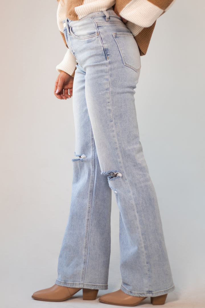 Light Wash 90s Vintage Flare Distressed Jeans