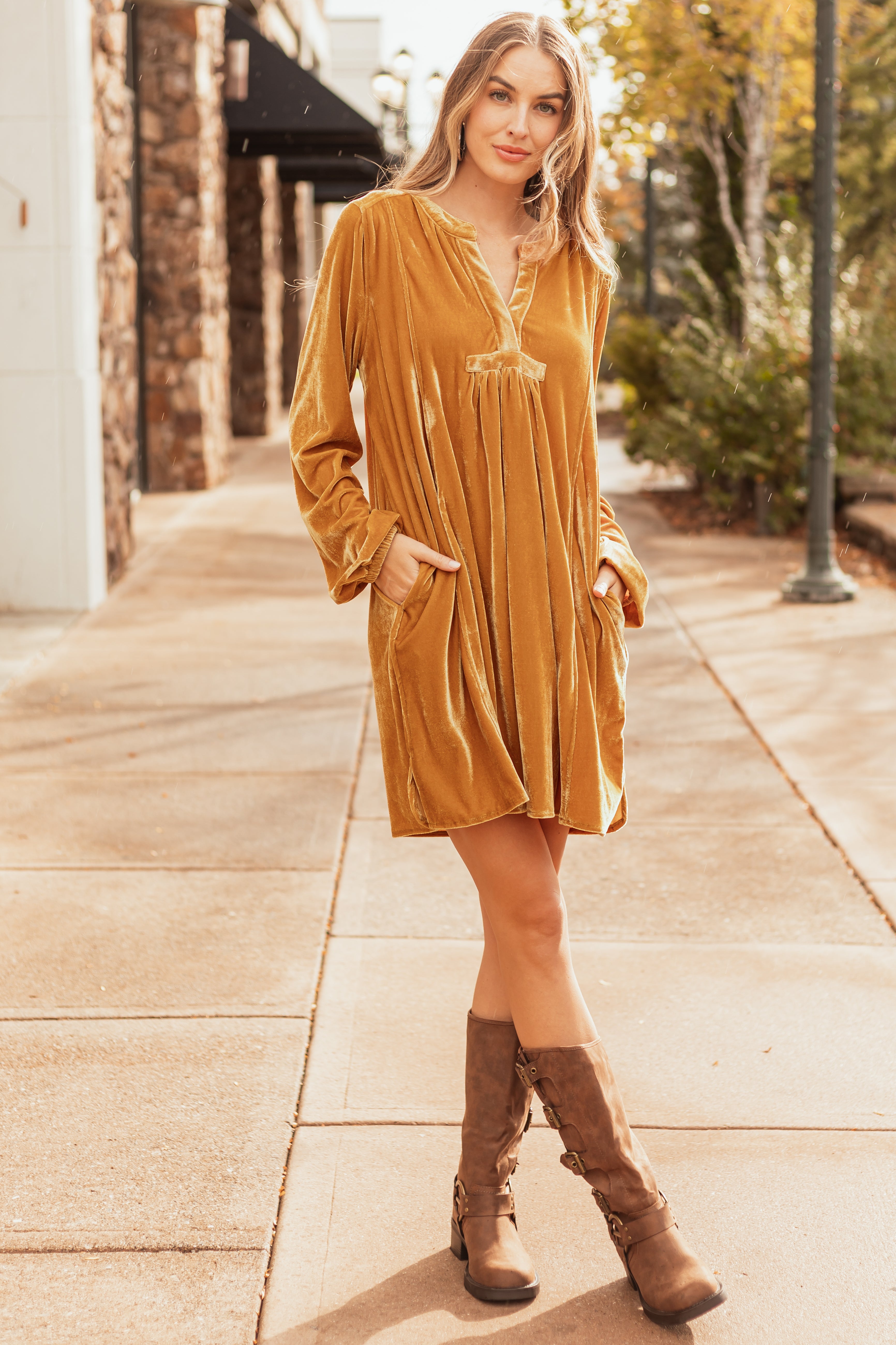 Easel Women s Notch Neck Shift Fit Velvet Dress