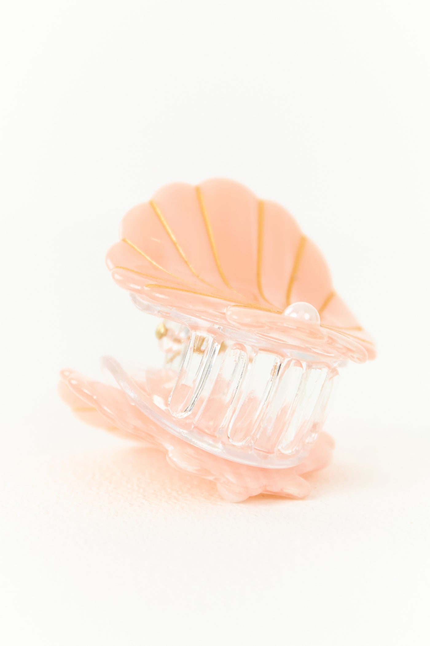 Light Coral Pearl Detail Seashell Claw Hair Clip