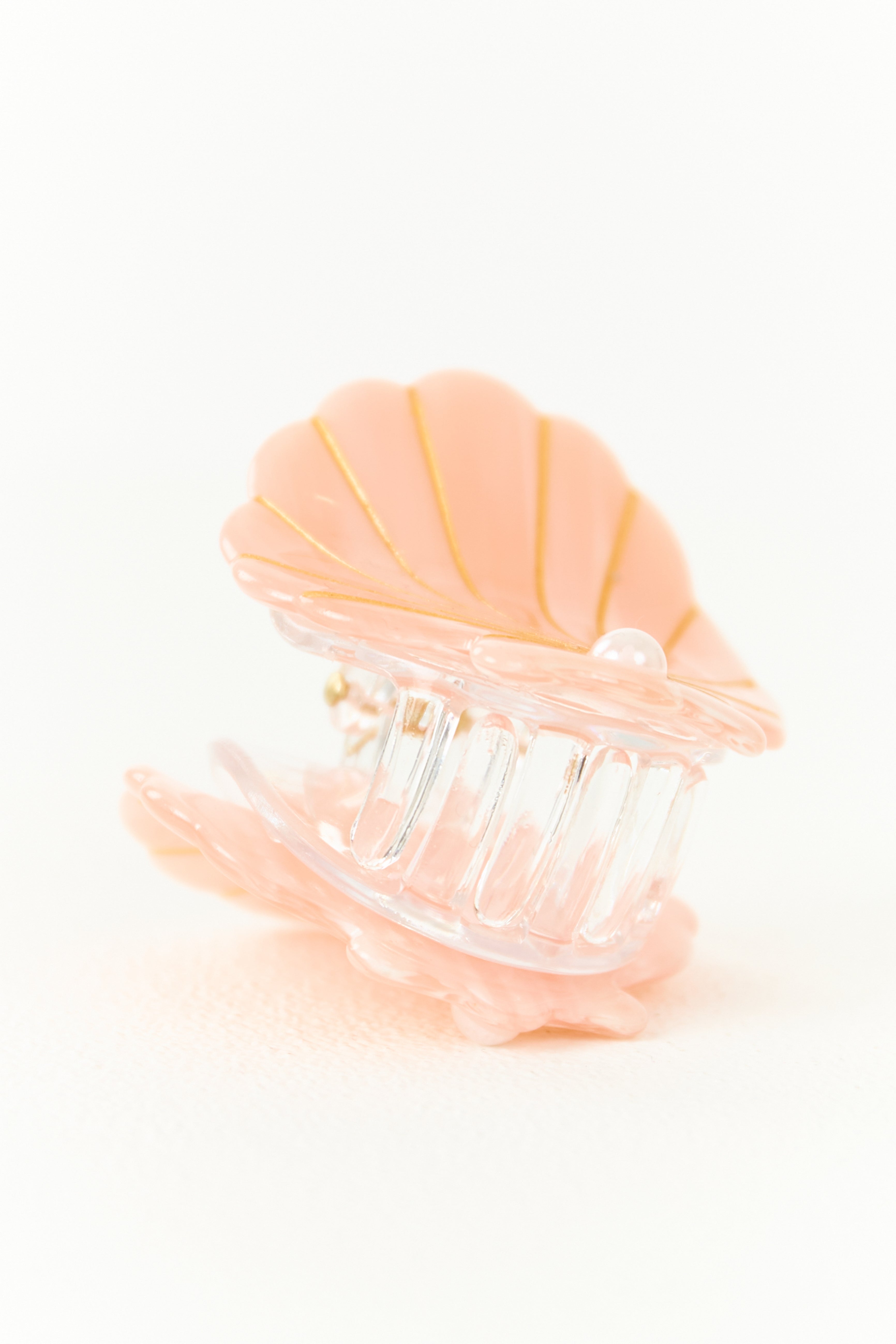 Light Coral Pearl Detail Seashell Claw Hair Clip