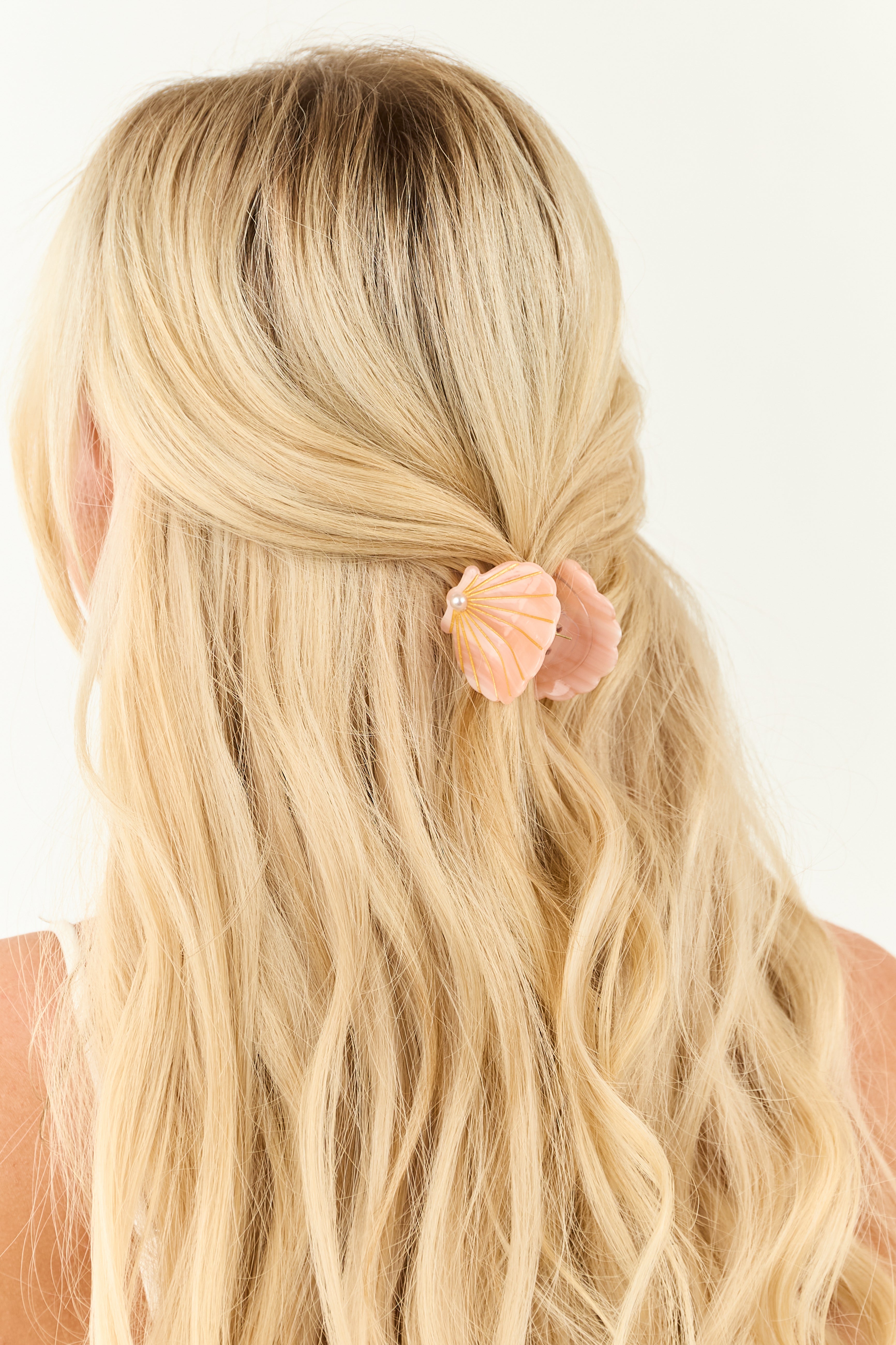 Light Coral Pearl Detail Seashell Claw Hair Clip