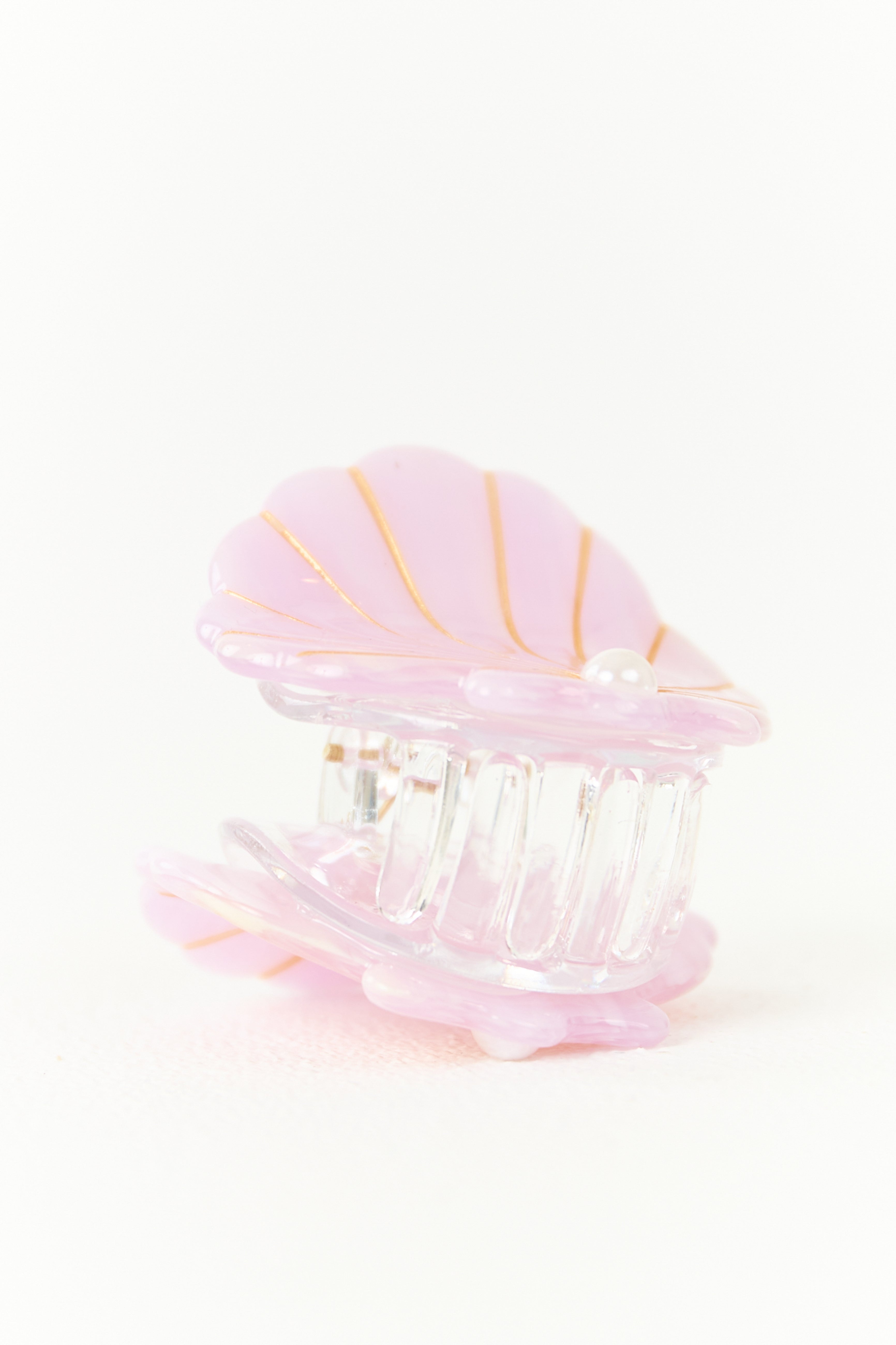 Light Mauve Pearl Detail Seashell Claw Hair Clip
