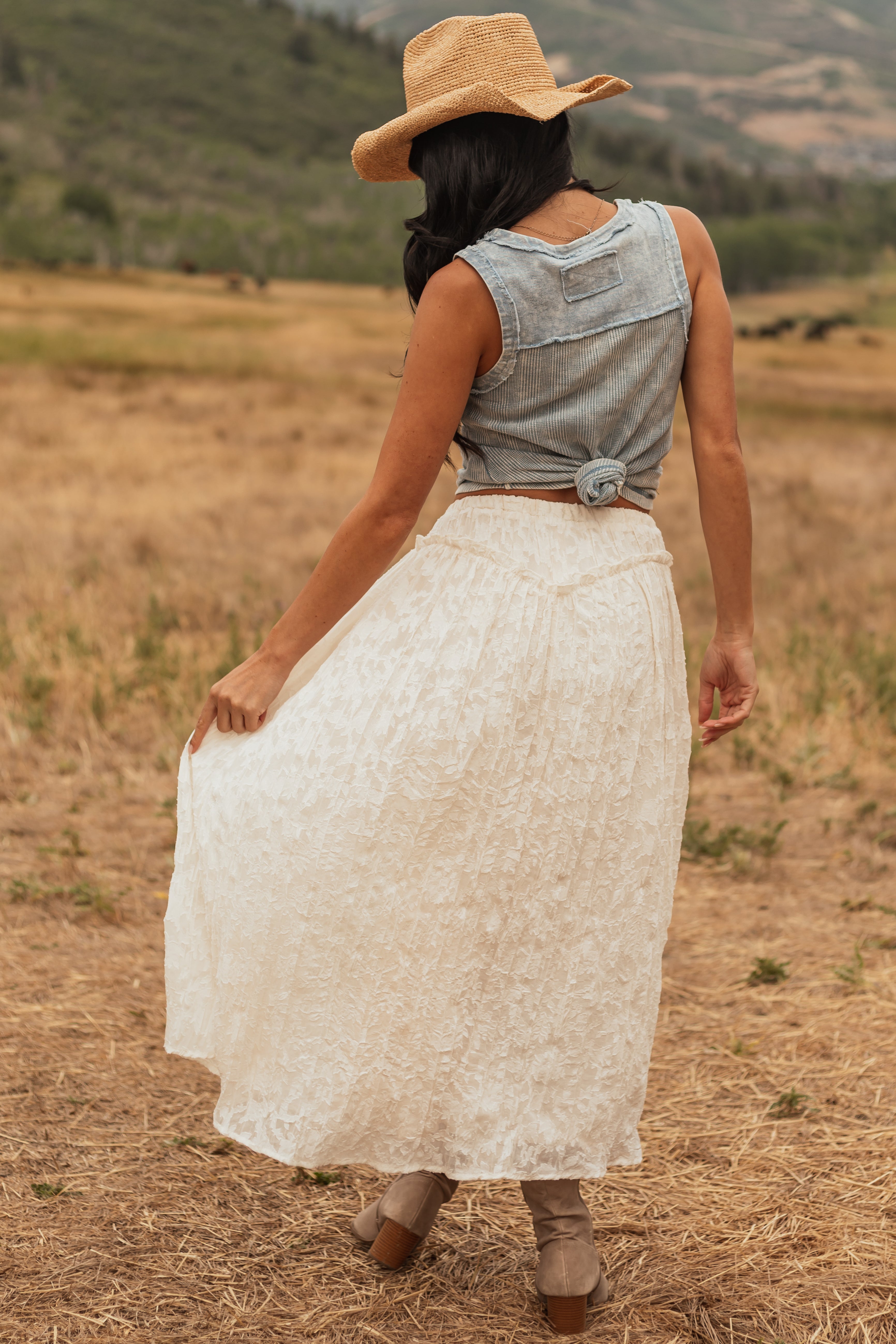 Listicle Vanilla Textured Floral Lace Maxi Skirt