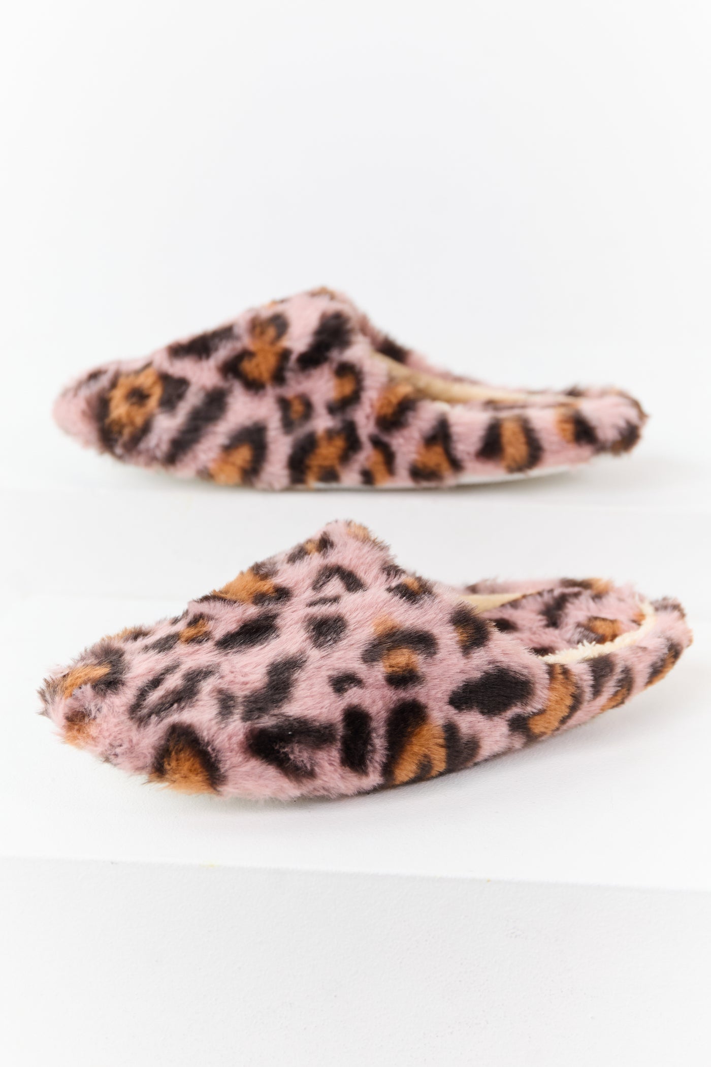 Mauve Leopard Pattern Fuzzy Closed Toe Slippers