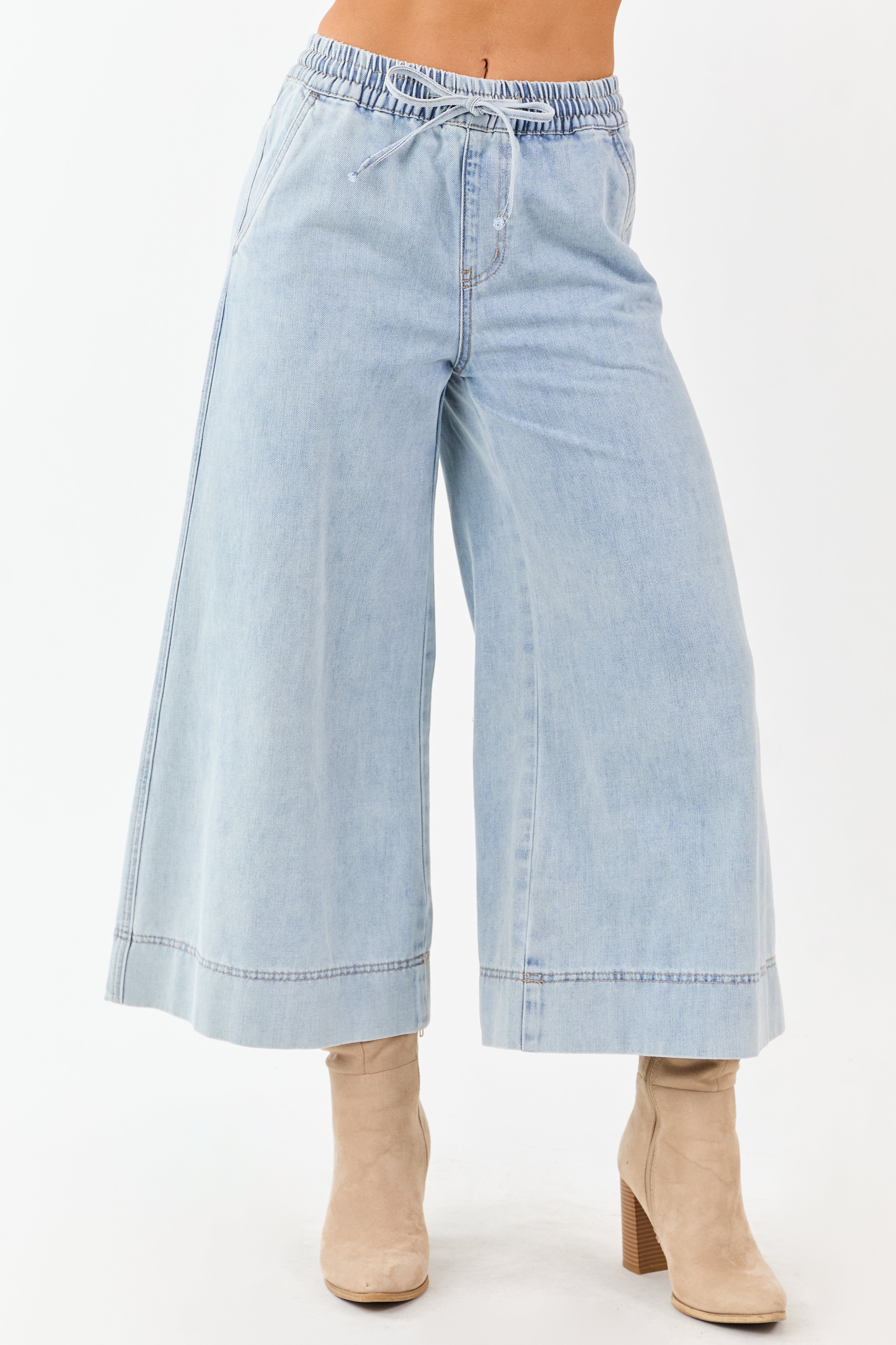 Mica Denim Light Wash Drawstring Wide Capri Jeans | Lime Lush Boutique