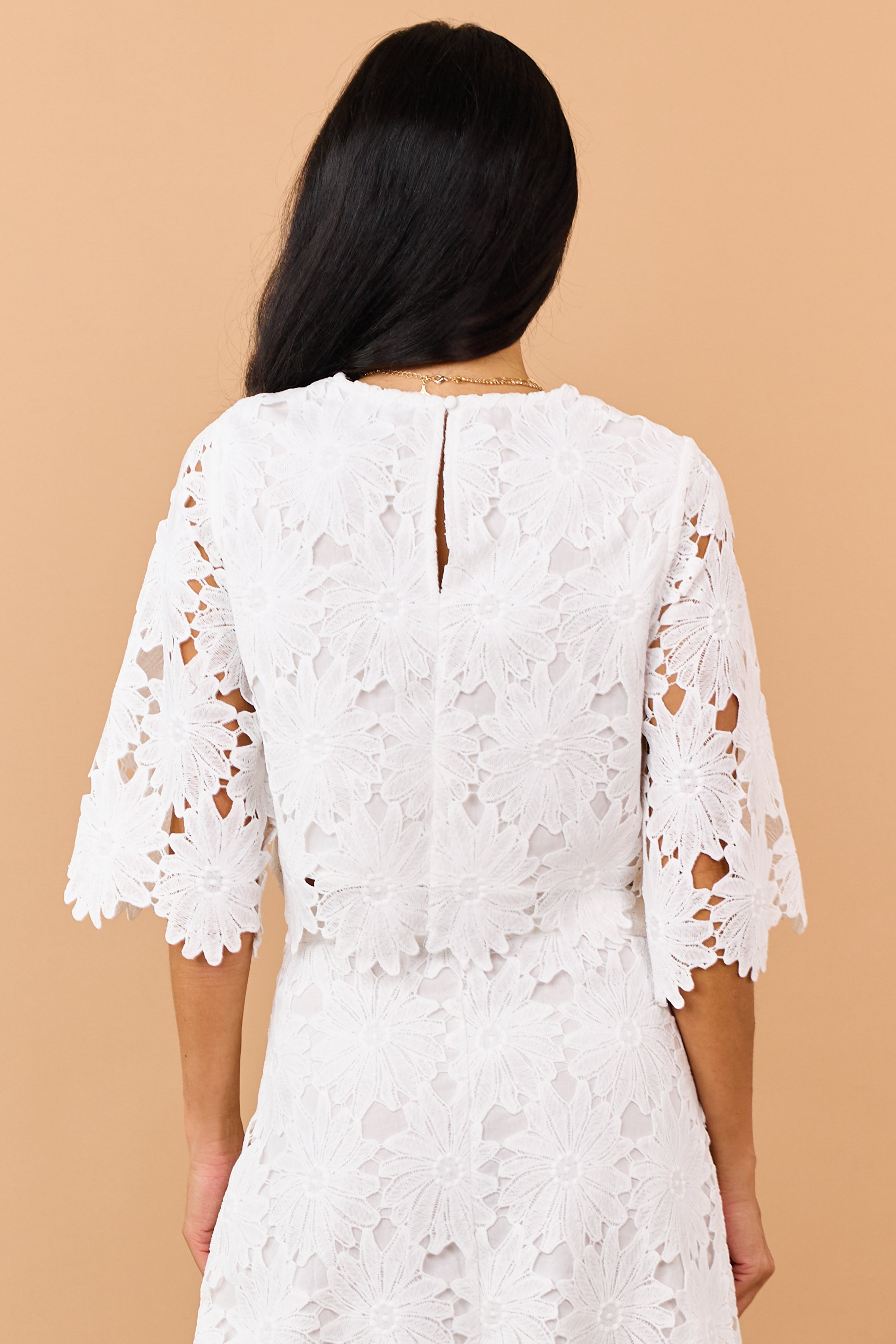 Off White Floral Lace Scalloped Hem Half Sleeve Top