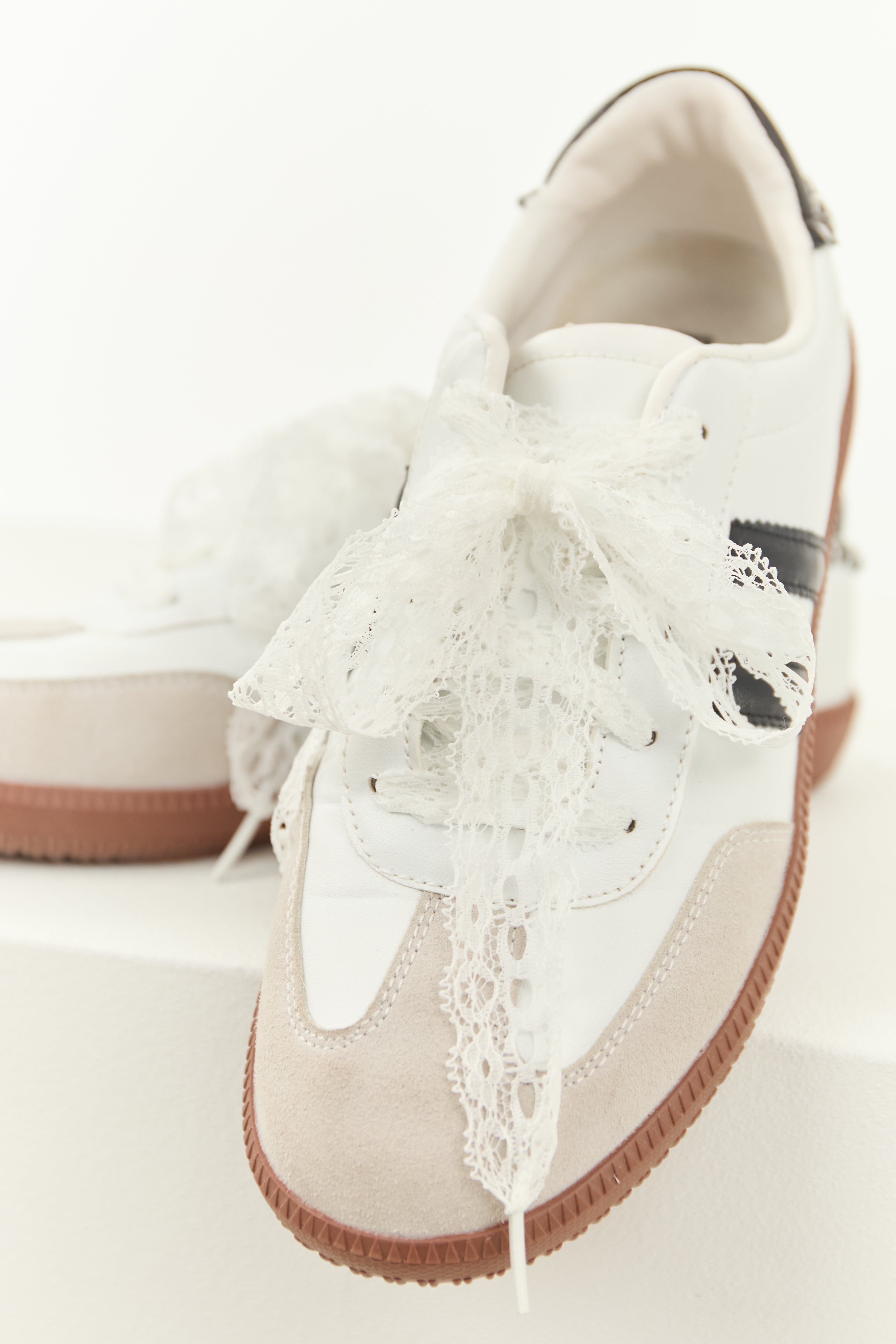 Off White Dainty Lace Shoelaces