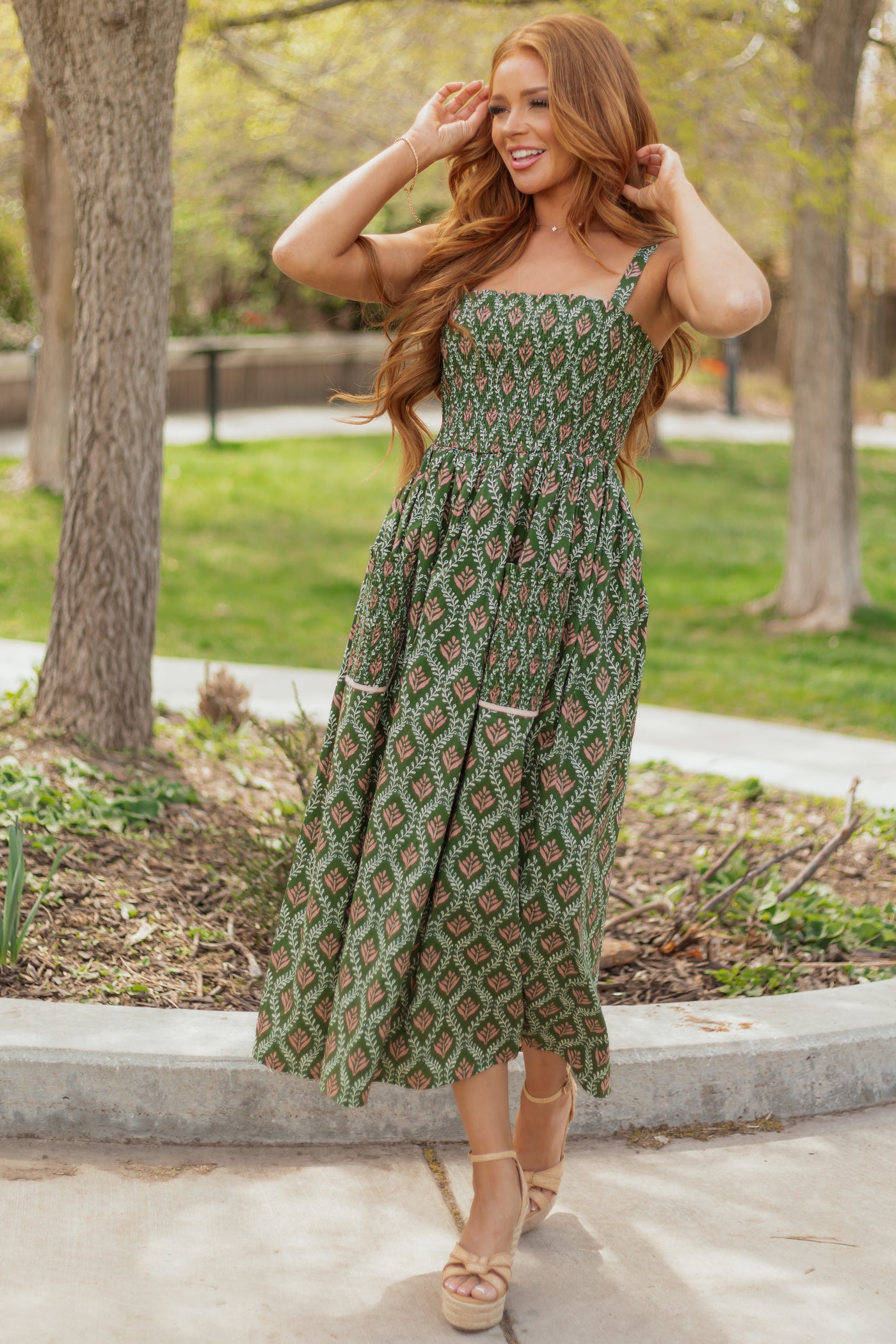 Olive Abstract Print Sleeveless Smocked Midi Dress - S Olive Abstract Print Sleeveless Smocked Midi Dress - S