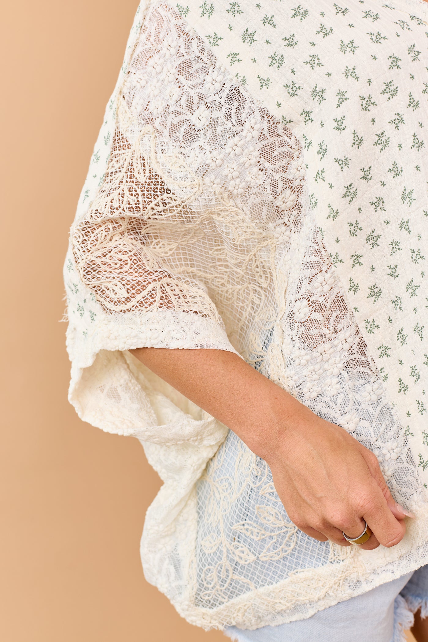 POL Cream Floral Print and Lace Relaxed Top