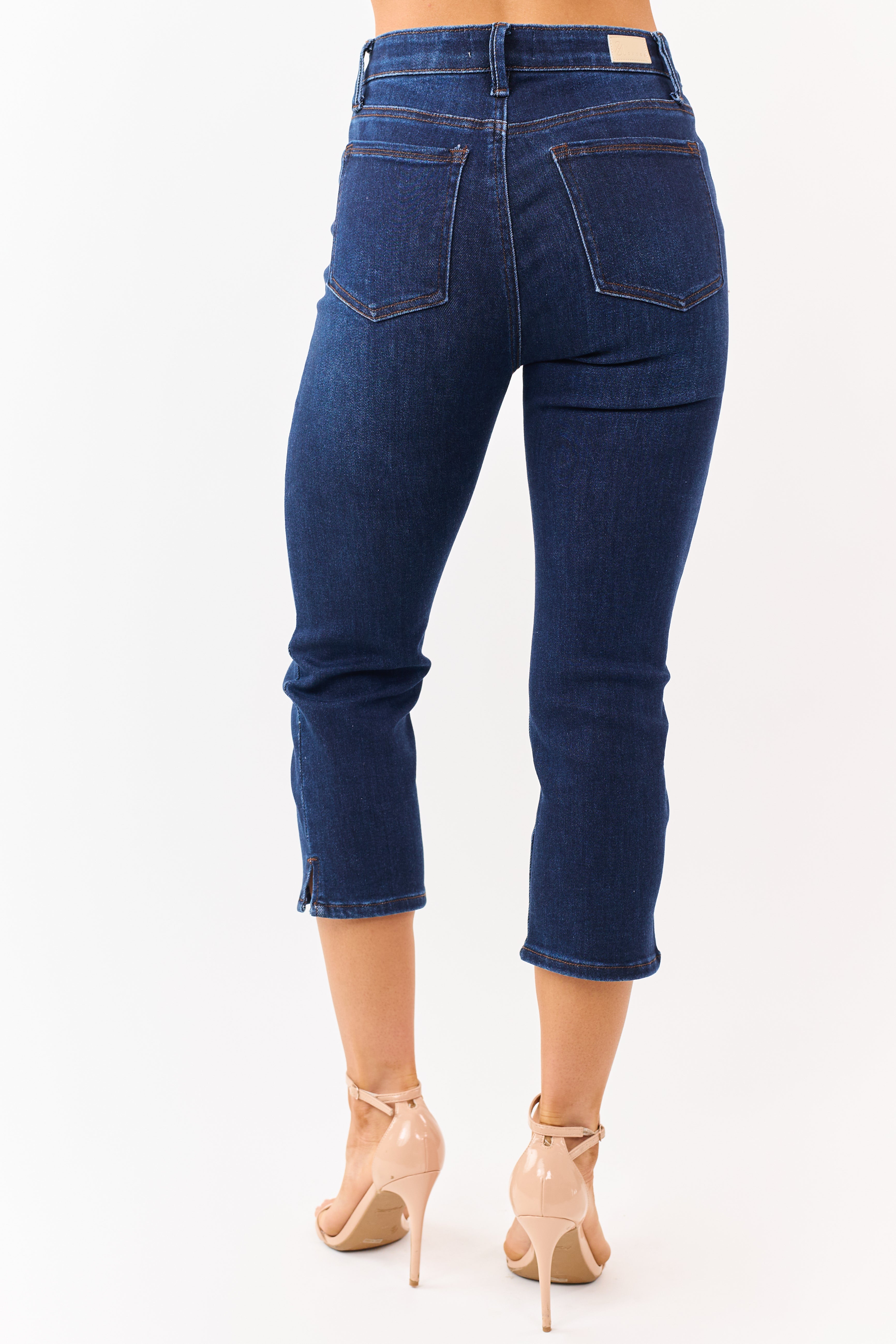 ルーシー Saige Dark Wash Tummy Control Stretchy Capri Jeans | Lime Lush