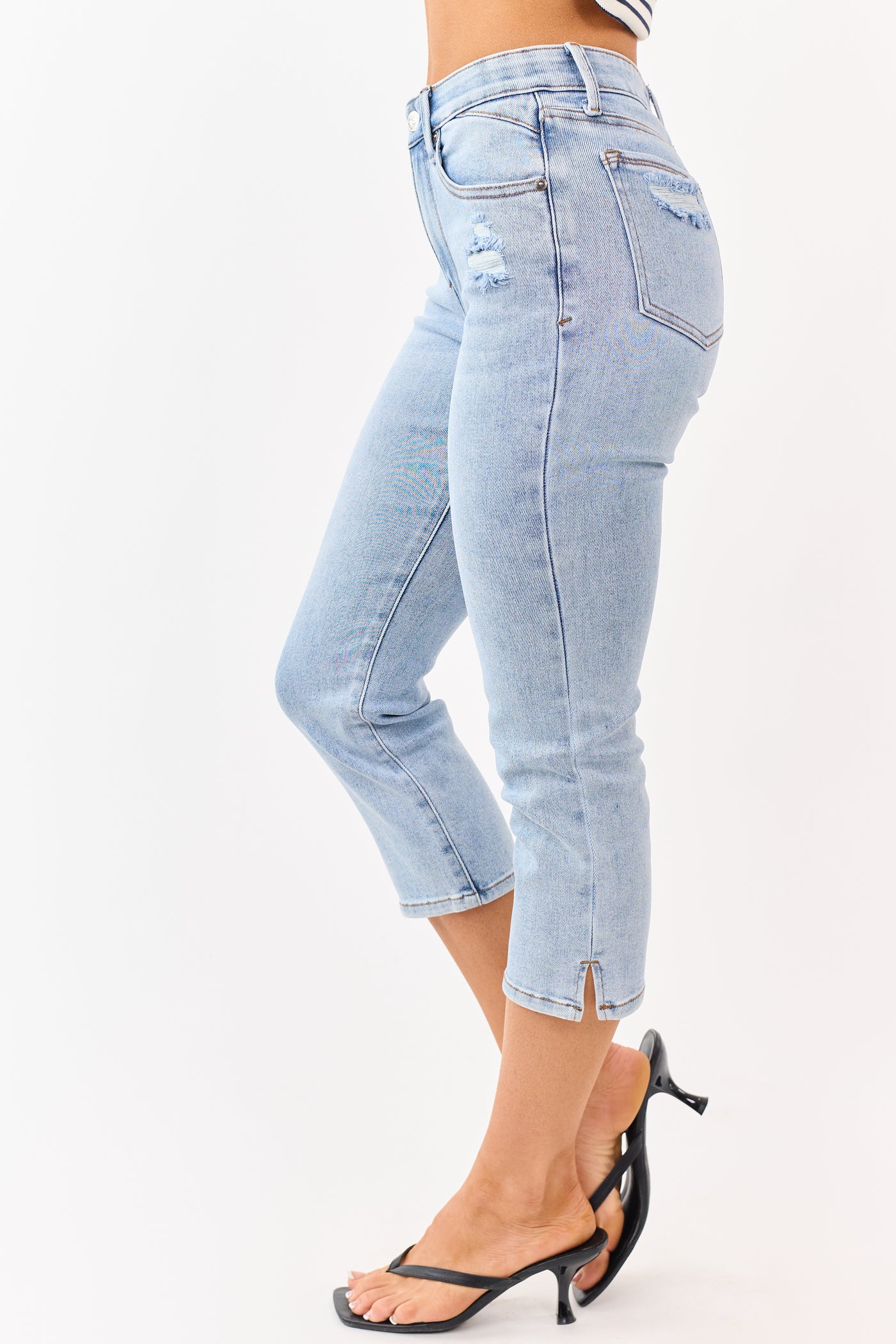 Saige Light Wash Tummy Control Stretchy Capri Jeans