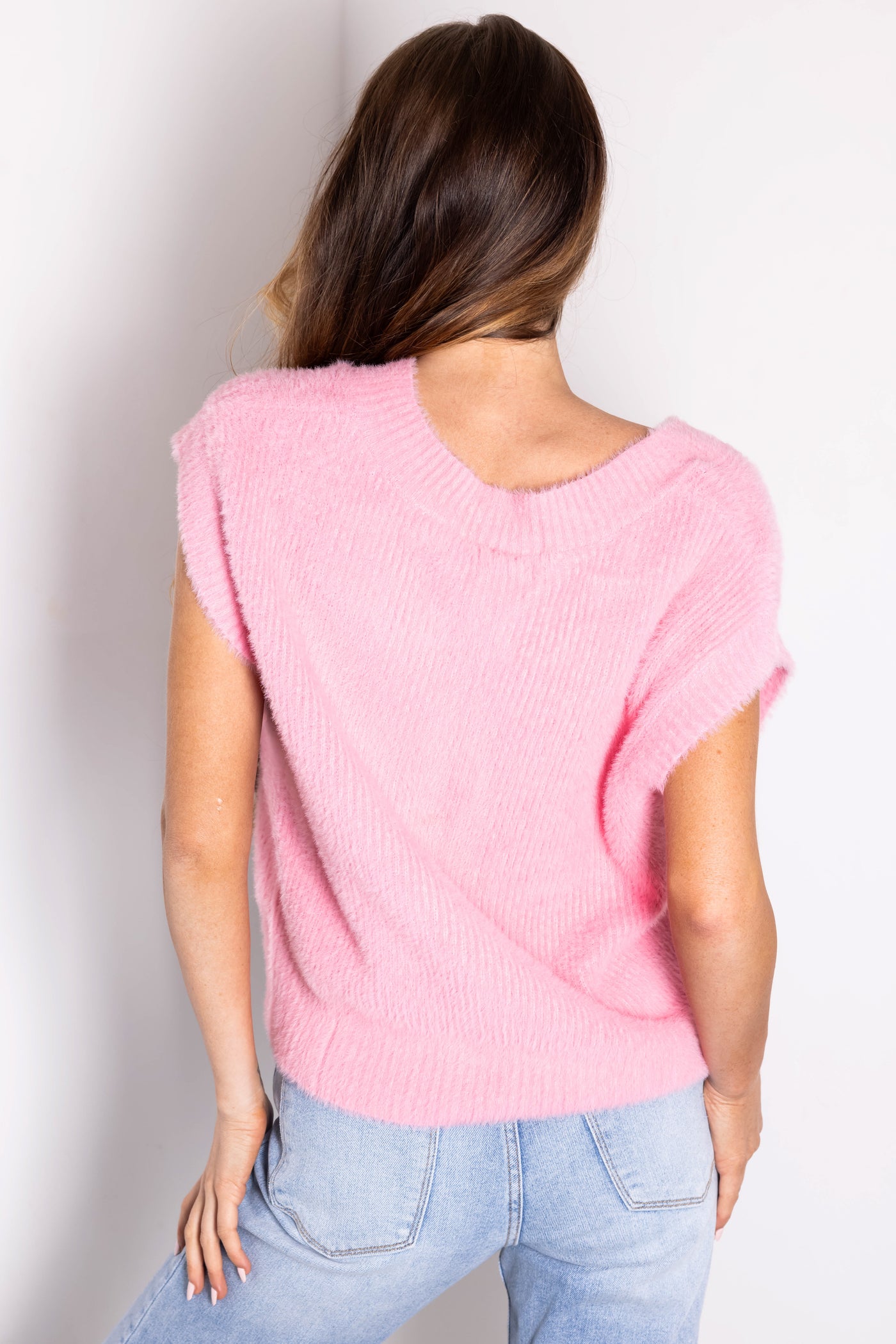 She+Sky Carnation V Neck Textured Sweater Vest