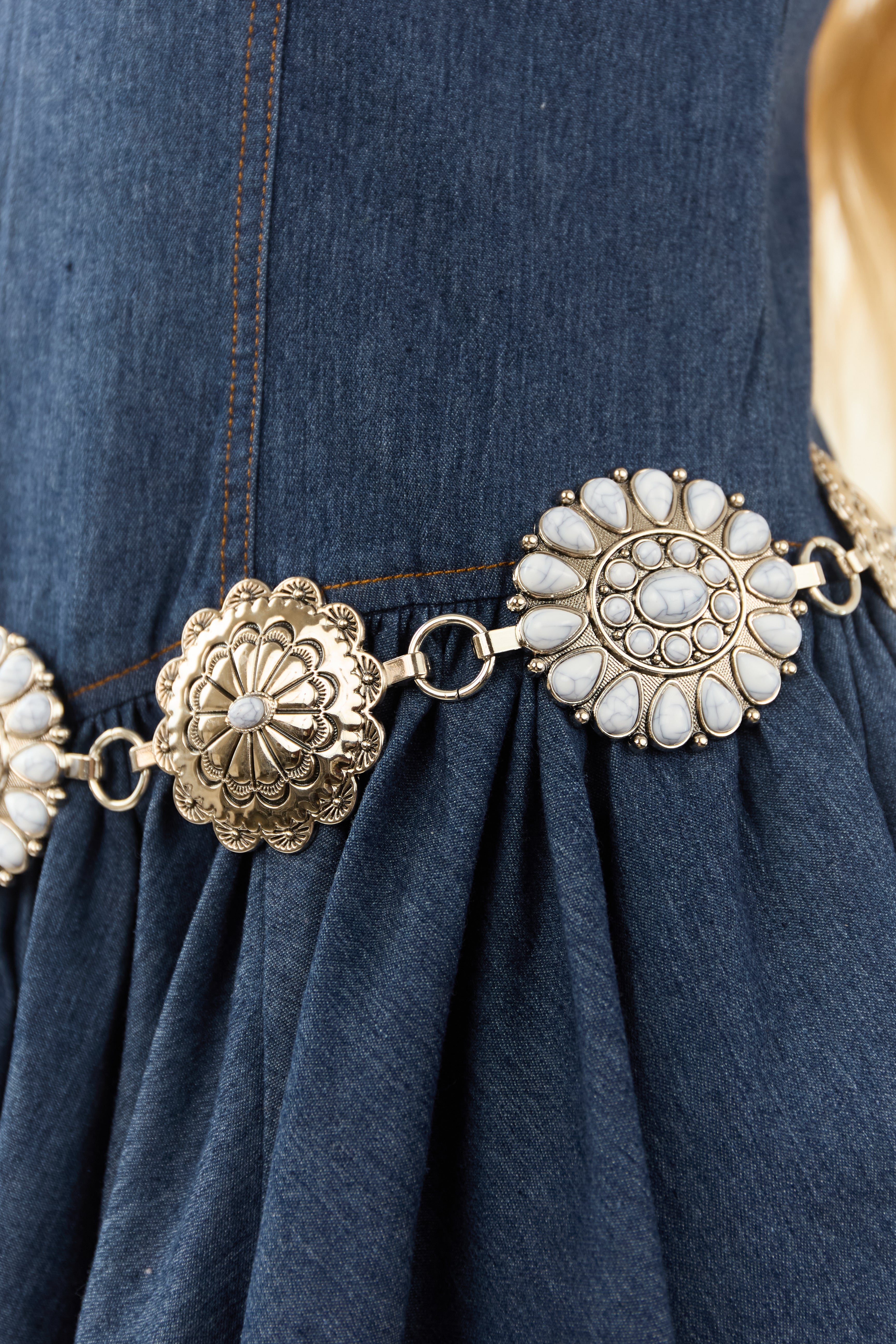 Silver Metallic Concho Stone Disc Chain Belt