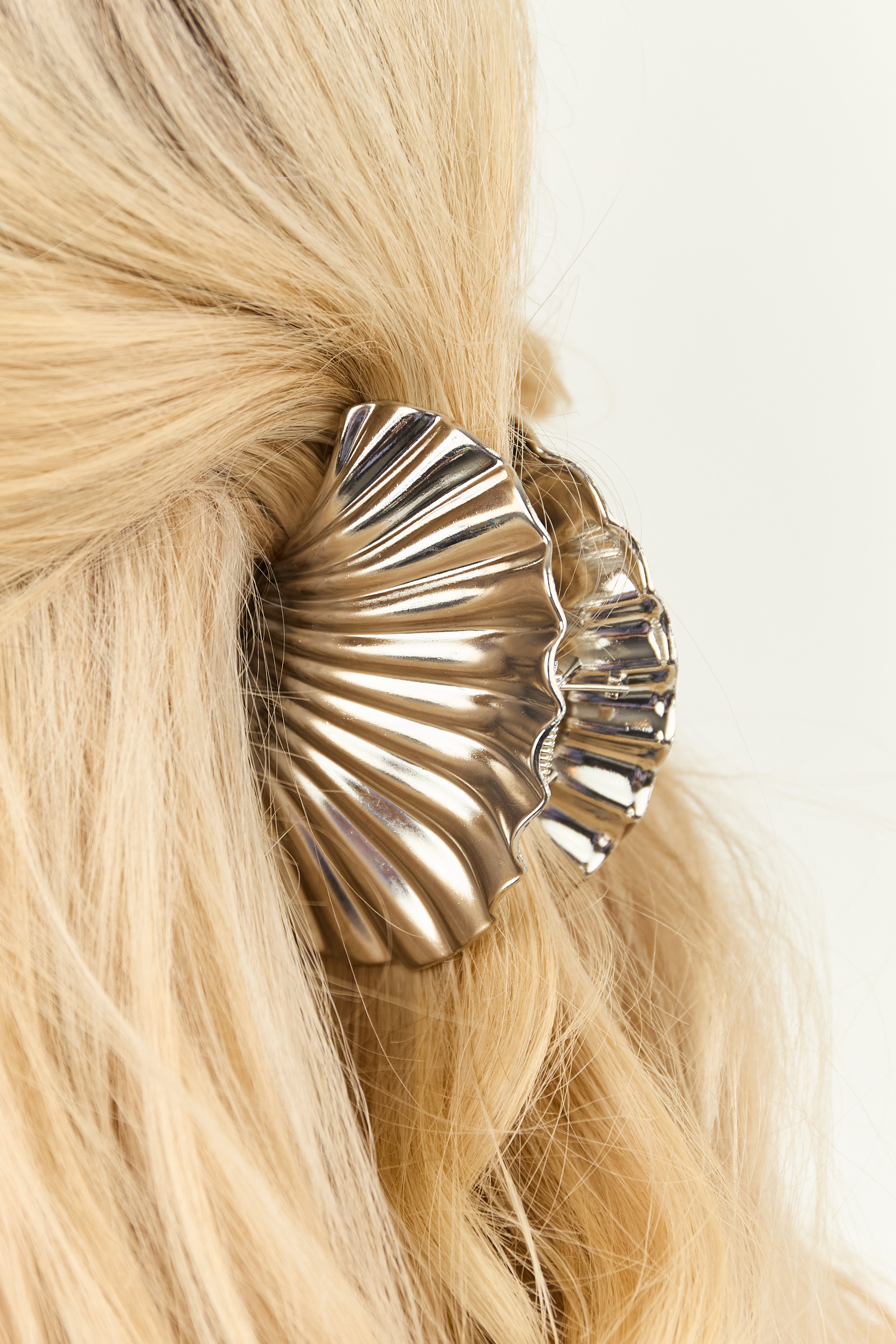 Silver Metallic Seashell Claw Hair Clip
