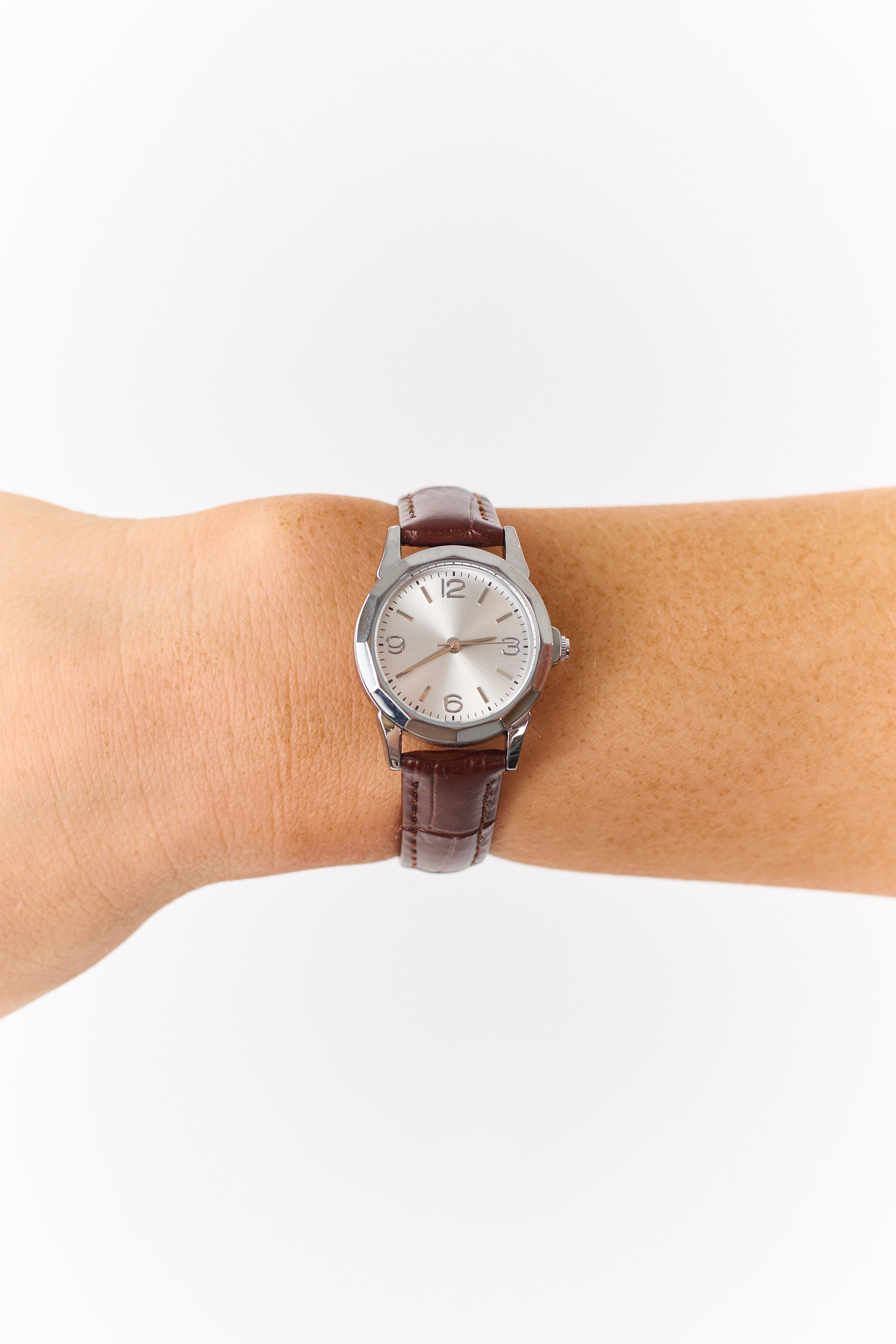 Spice Thin Leather Strap Vintage Circle Face Watch