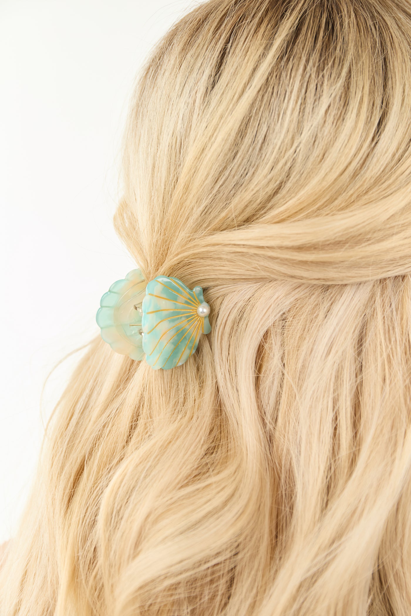 Teal Pearl Detail Seashell Claw Hair Clip