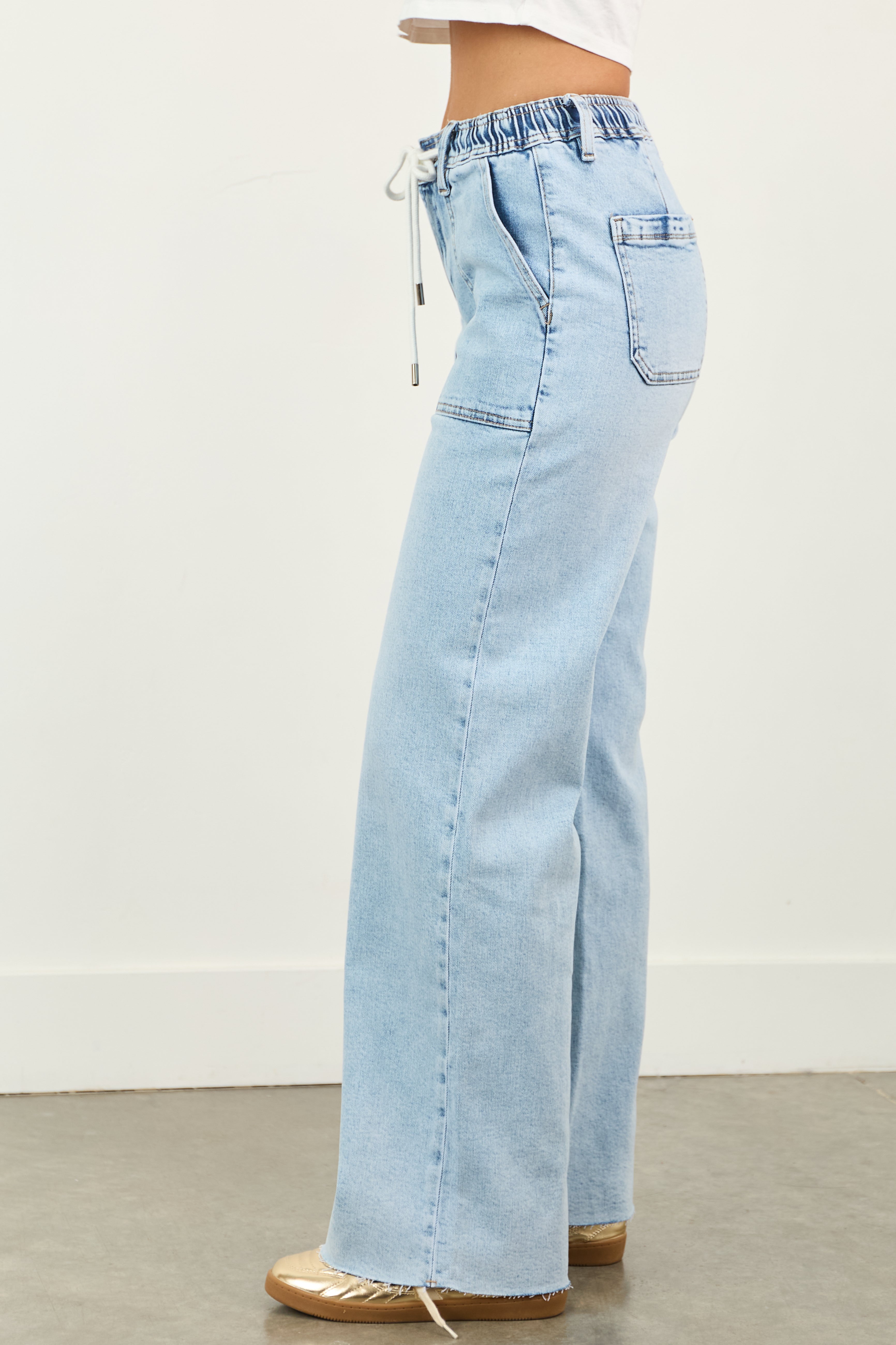 Vervet Light Acid Wash Stretchy Wide Leg Jeans